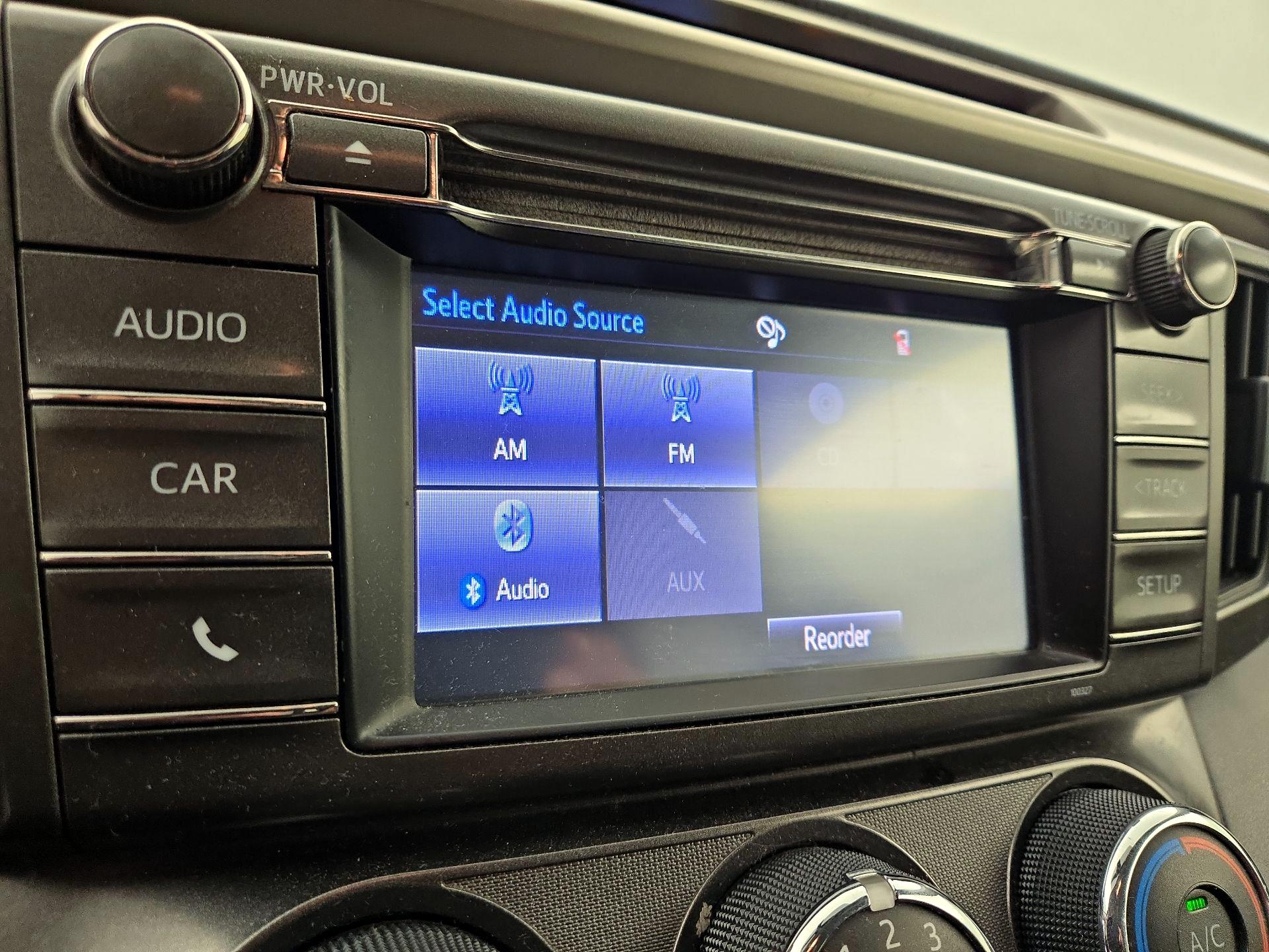 Thumbnail: 2014 Toyota RAV4 - 15