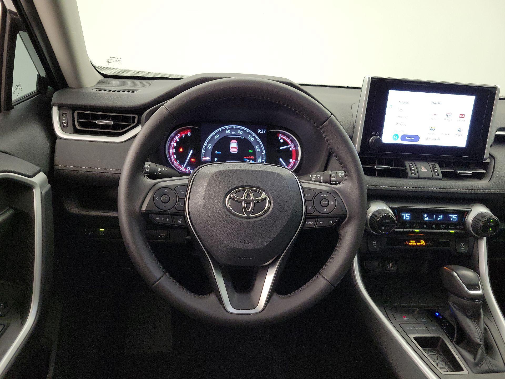 Thumbnail: 2024 Toyota RAV4 - 10