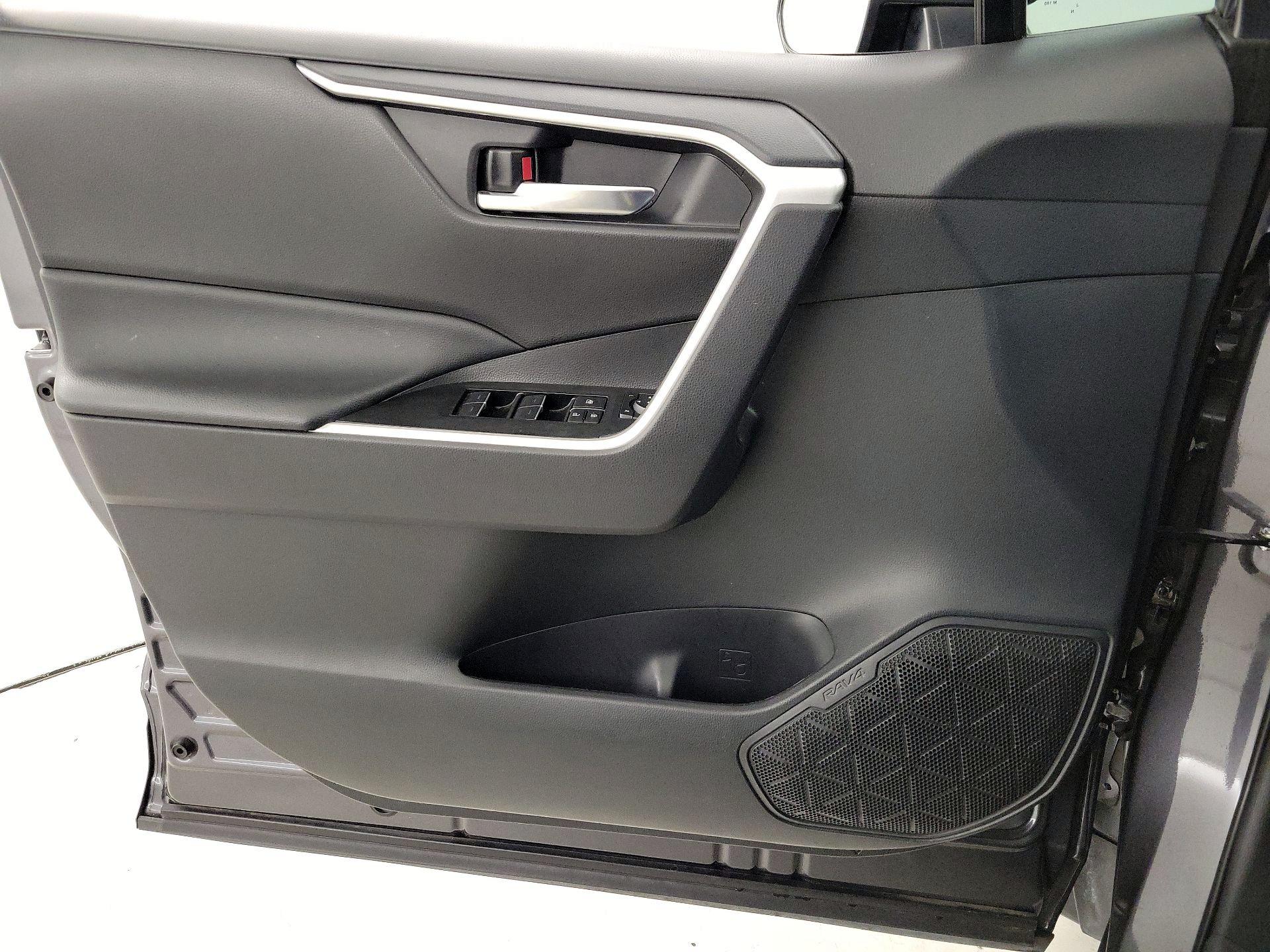 Thumbnail: 2024 Toyota RAV4 - 12