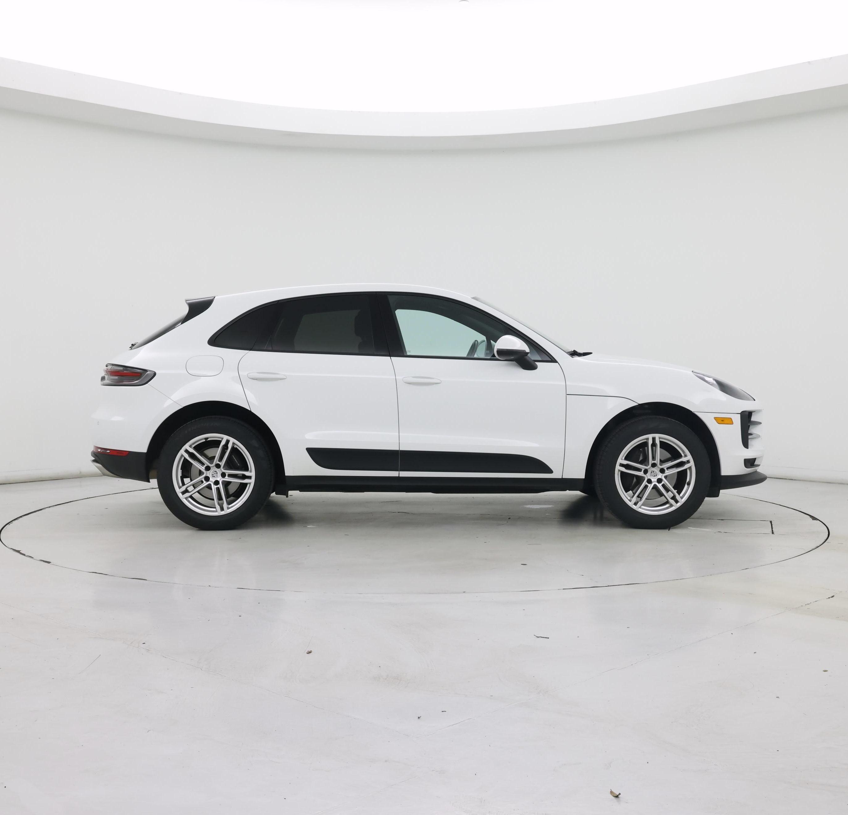 Thumbnail: 2020 Porsche Macan - 7