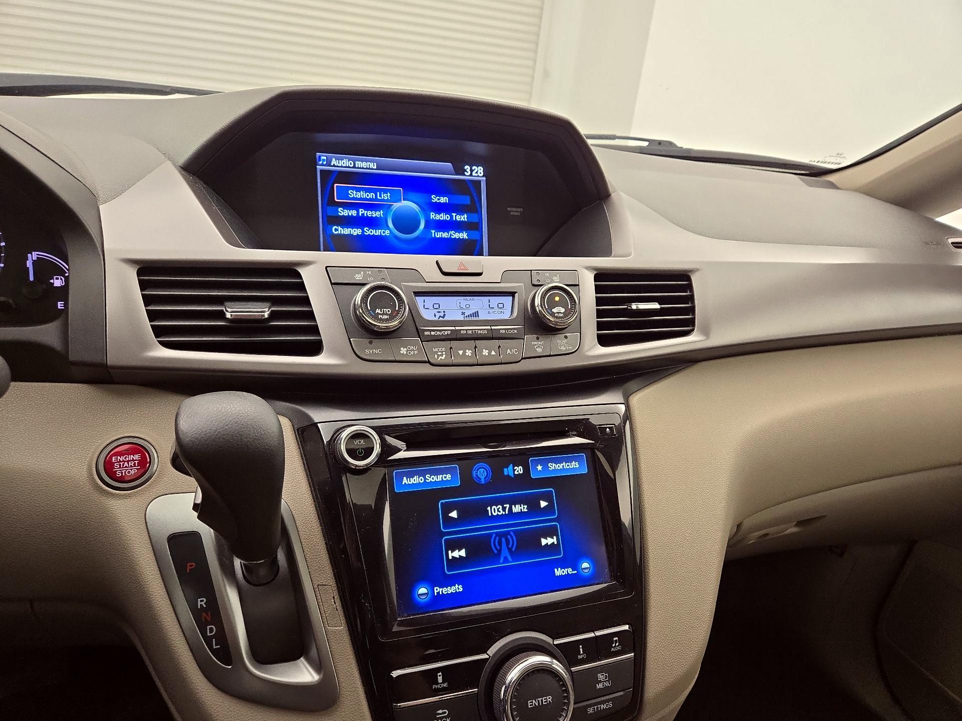 Thumbnail: 2016 Honda Odyssey - 15