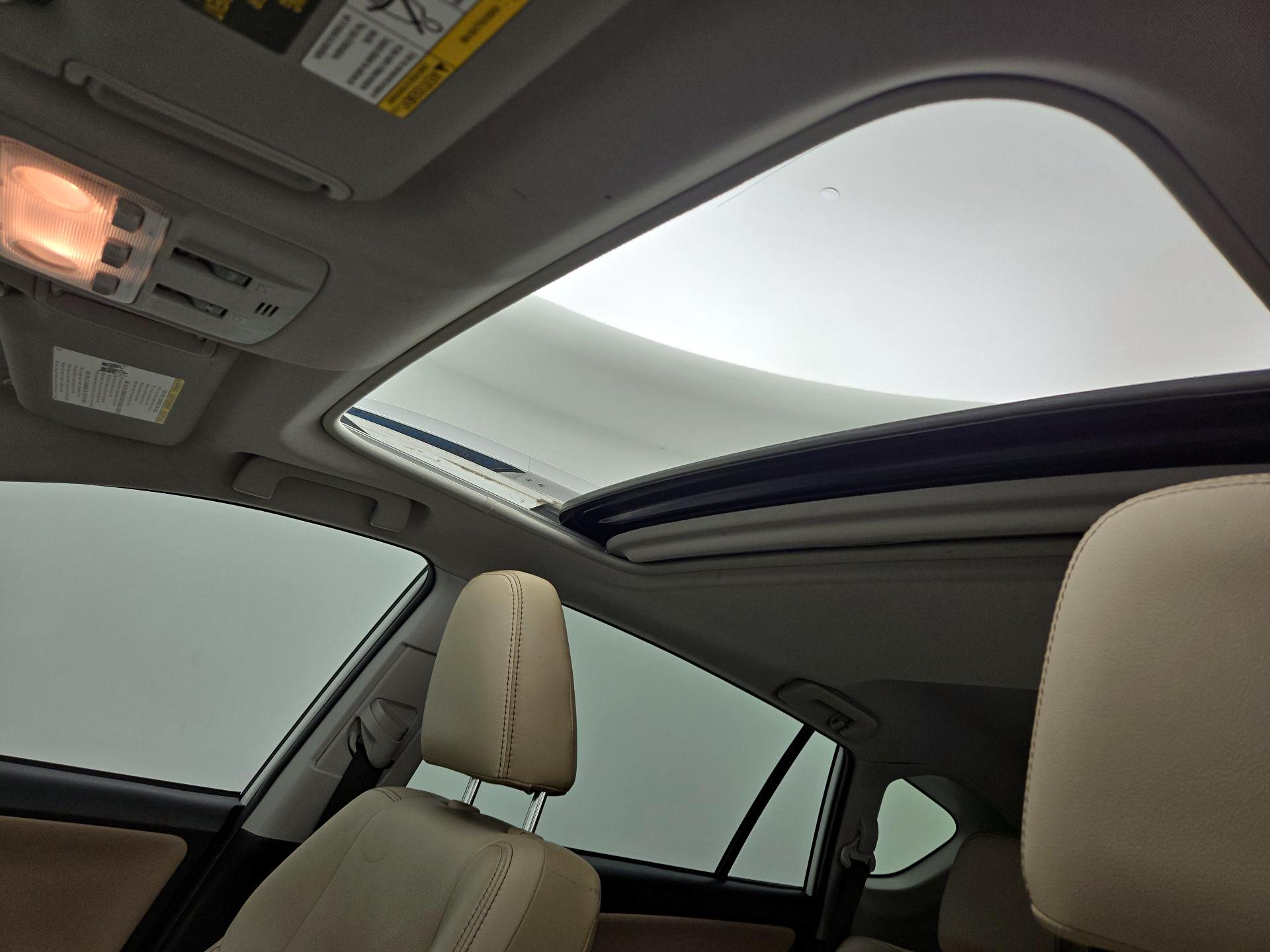 Thumbnail: 2015 Toyota RAV4 - 19