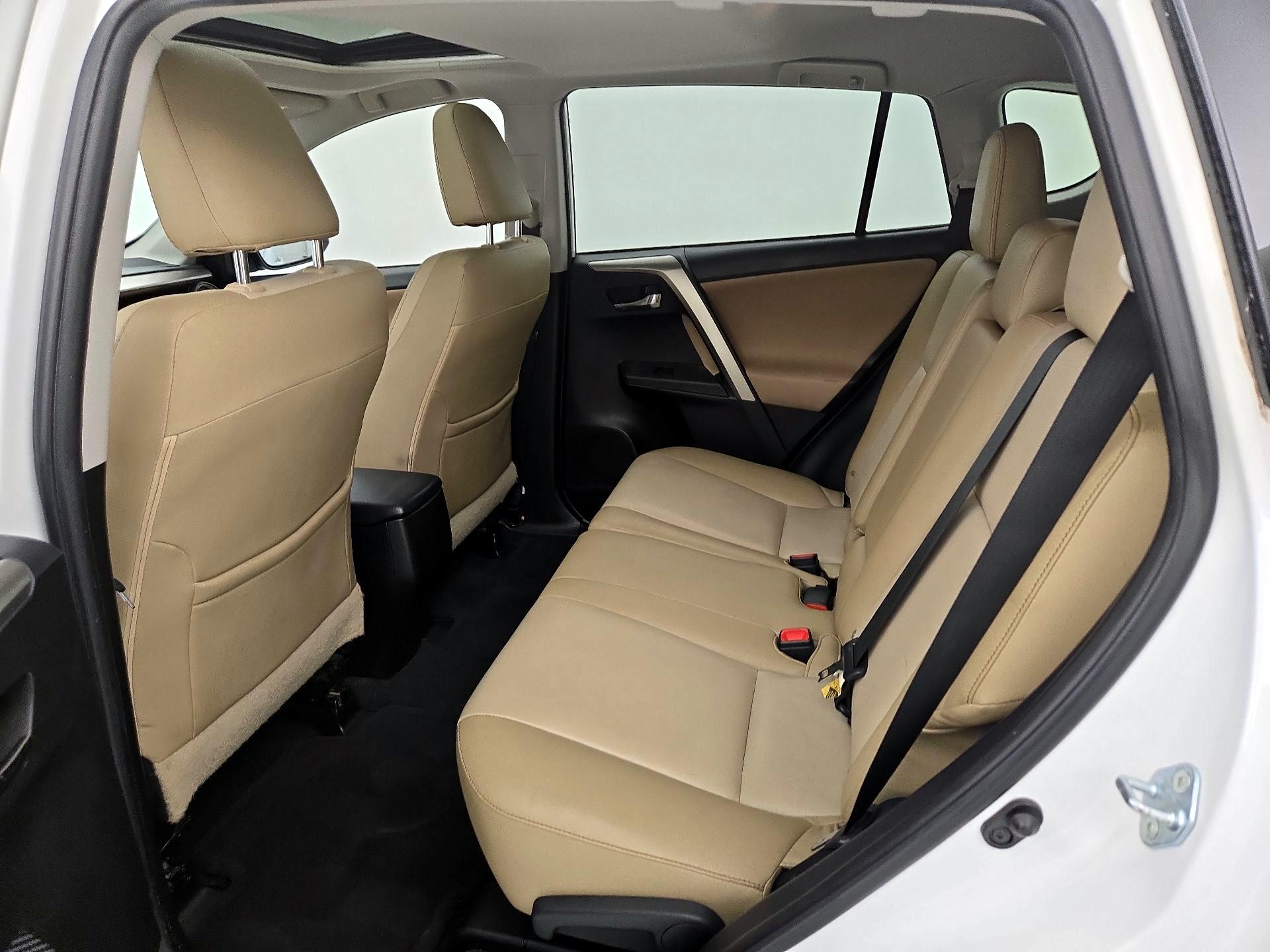 Thumbnail: 2015 Toyota RAV4 - 20