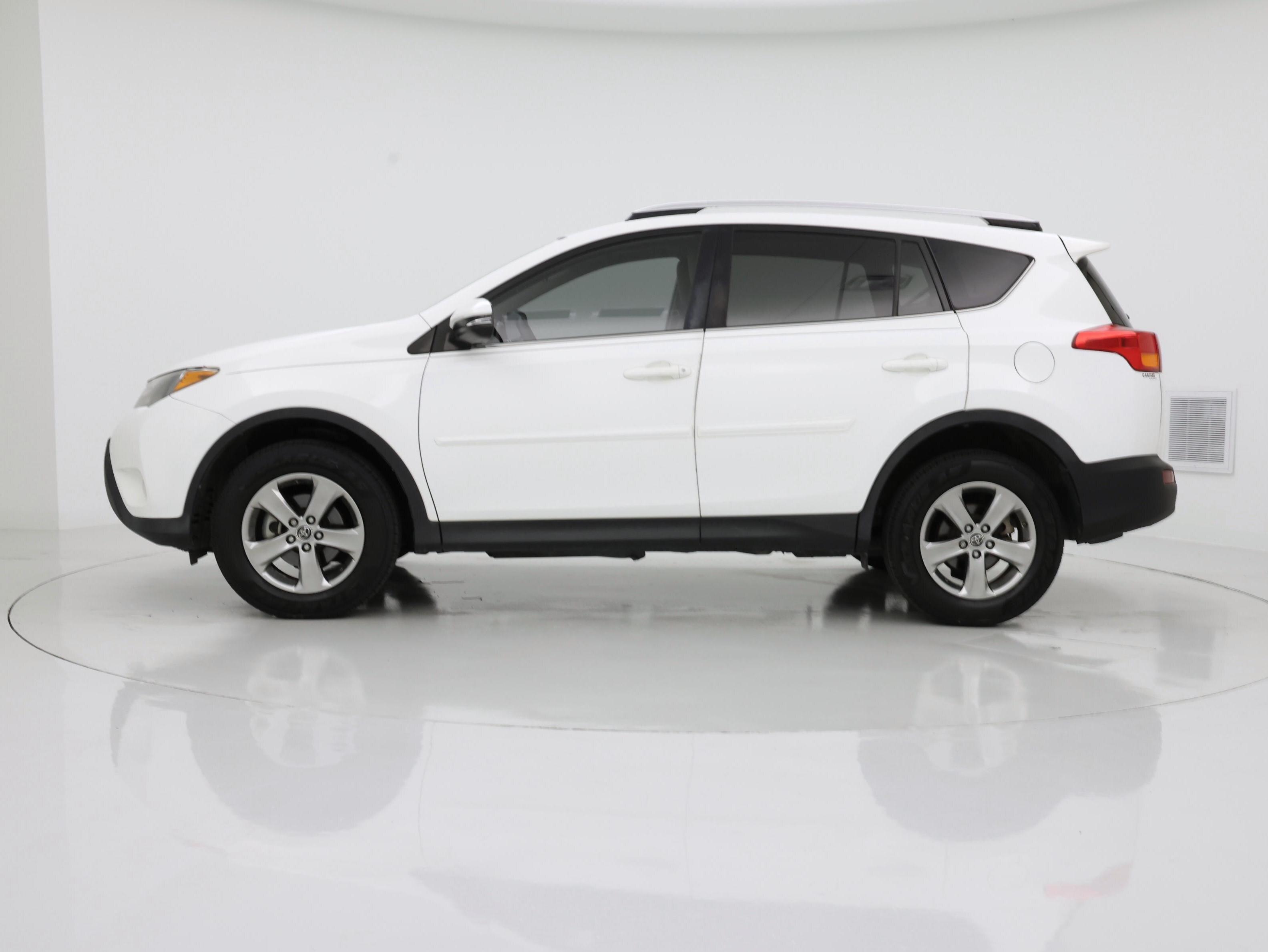 Thumbnail: 2015 Toyota RAV4 - 3