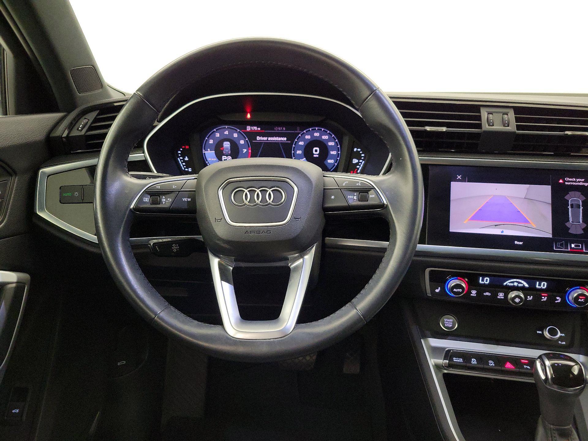 Thumbnail: 2020 Audi Q3 - 10