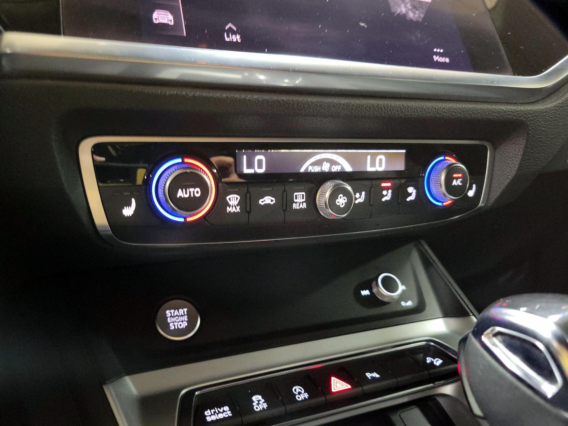 Thumbnail: 2020 Audi Q3 - 16