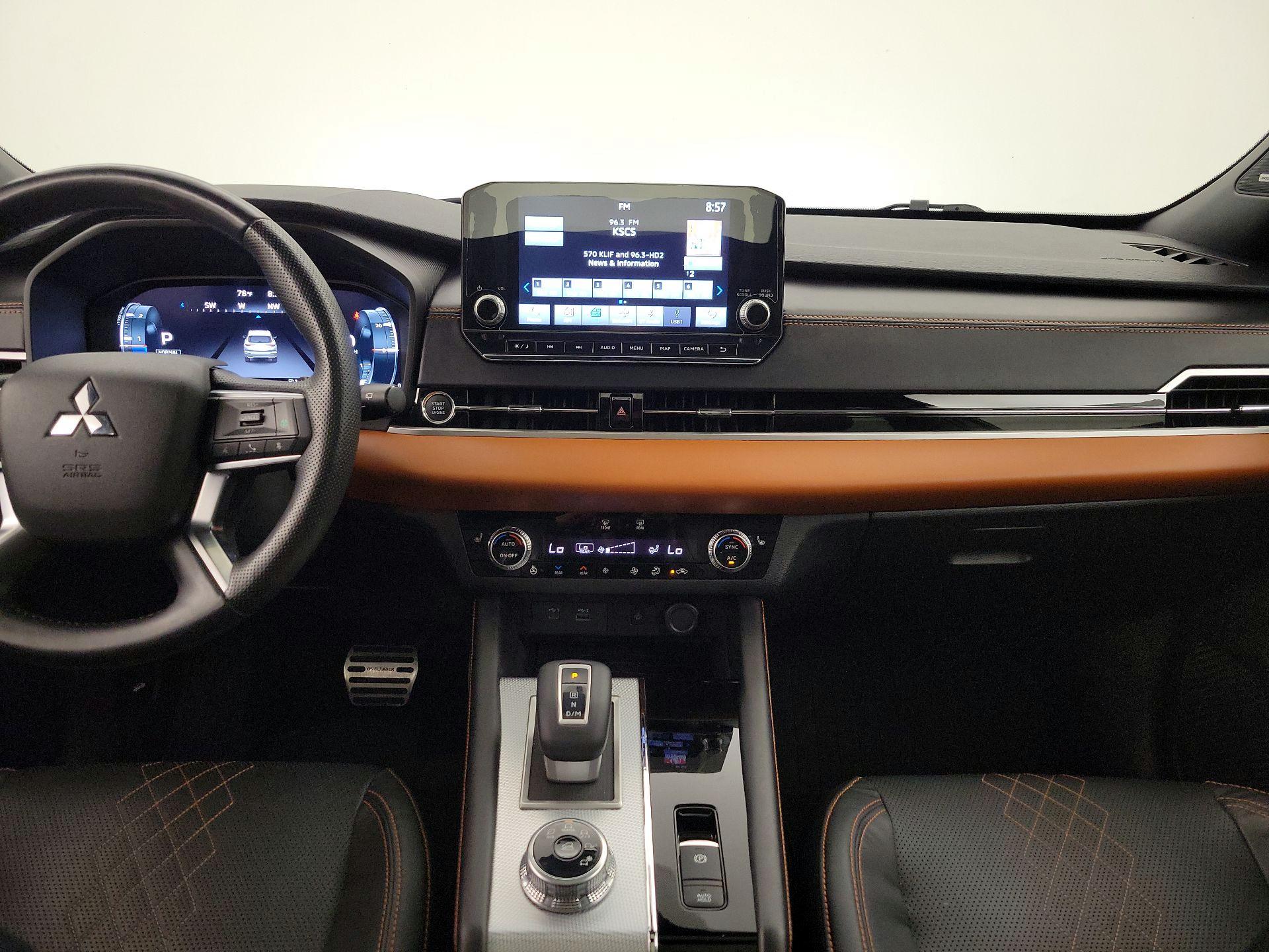 Thumbnail: 2022 Mitsubishi Outlander - 9