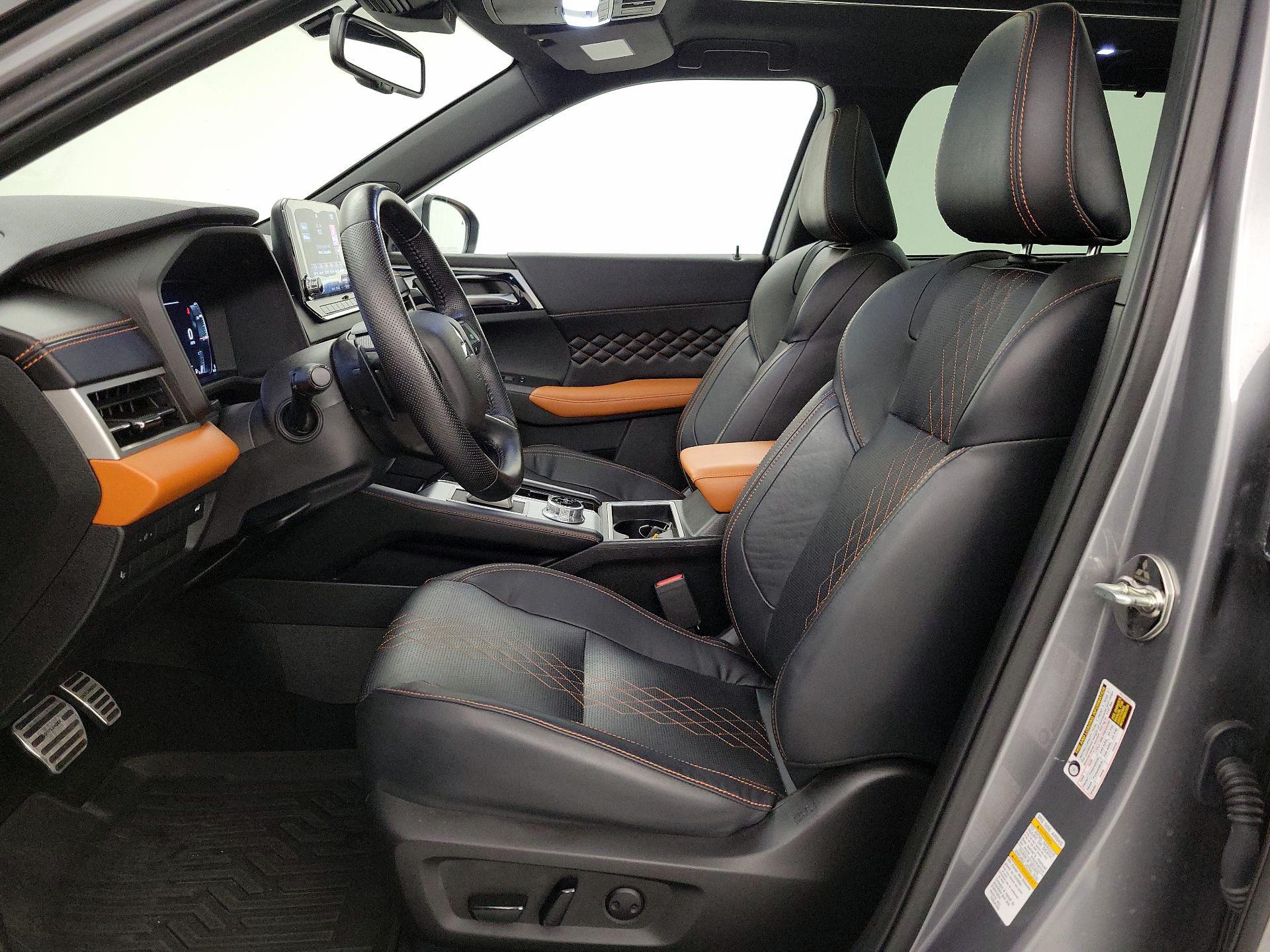 Thumbnail: 2022 Mitsubishi Outlander - 11