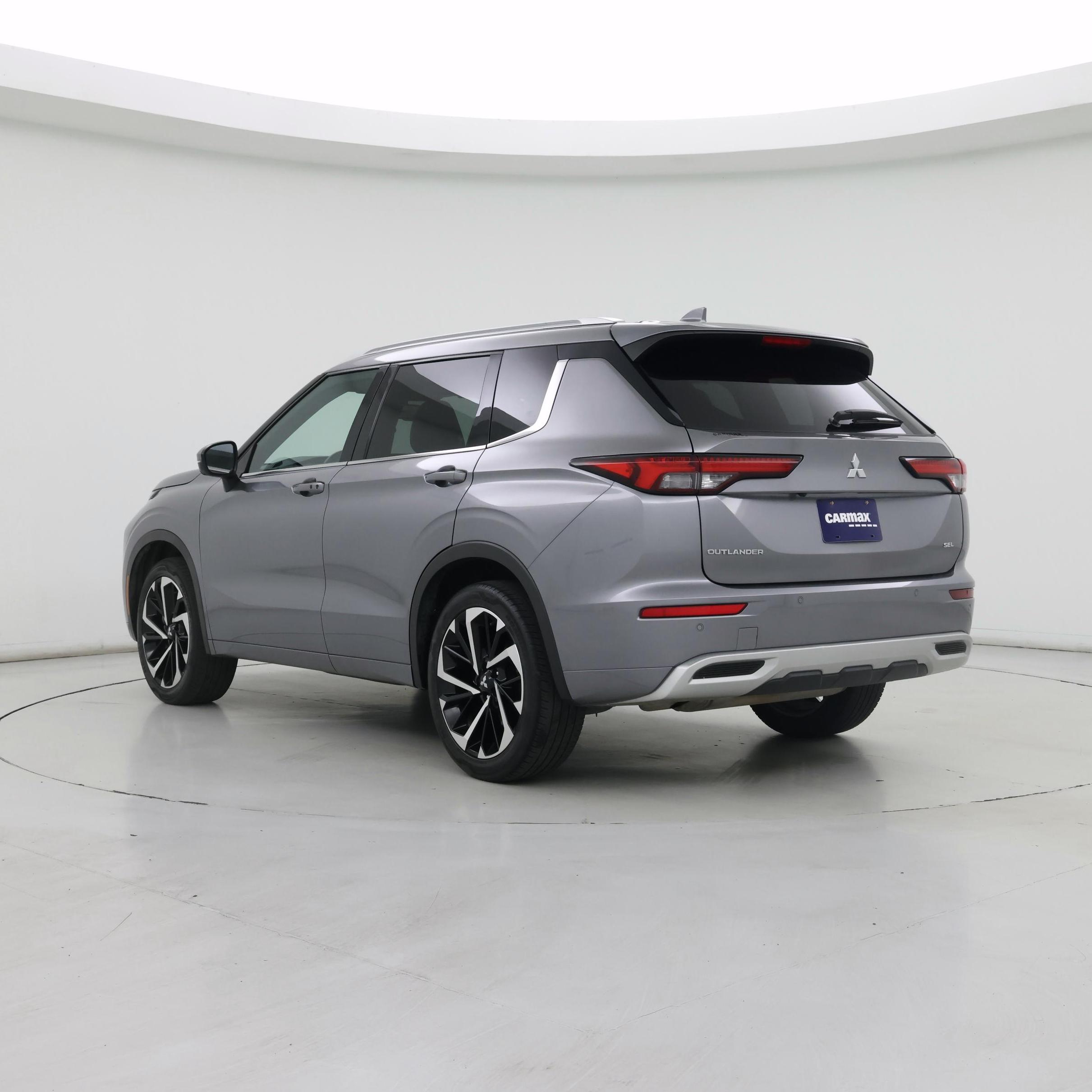 Thumbnail: 2022 Mitsubishi Outlander - 2