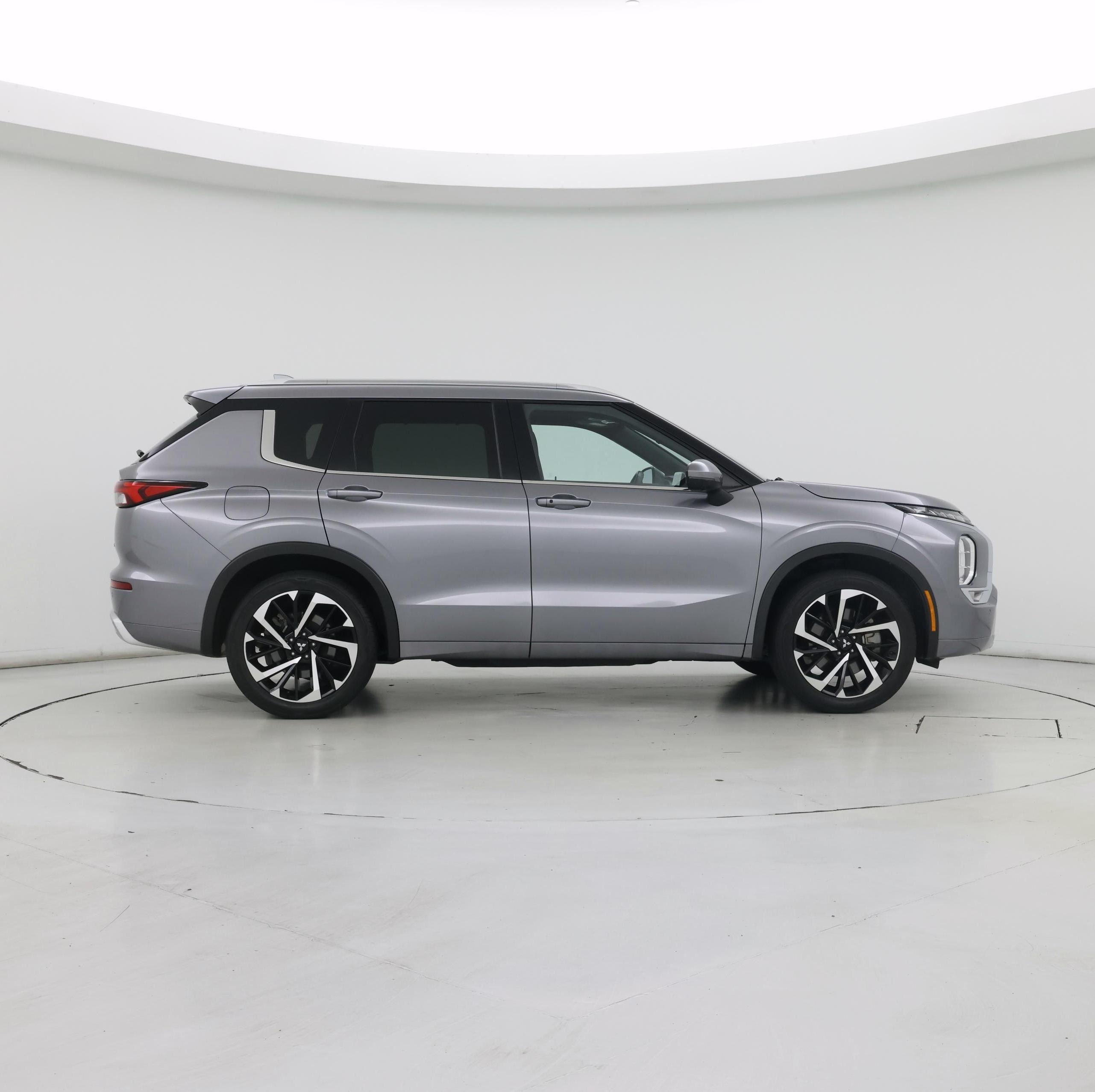 Thumbnail: 2022 Mitsubishi Outlander - 7
