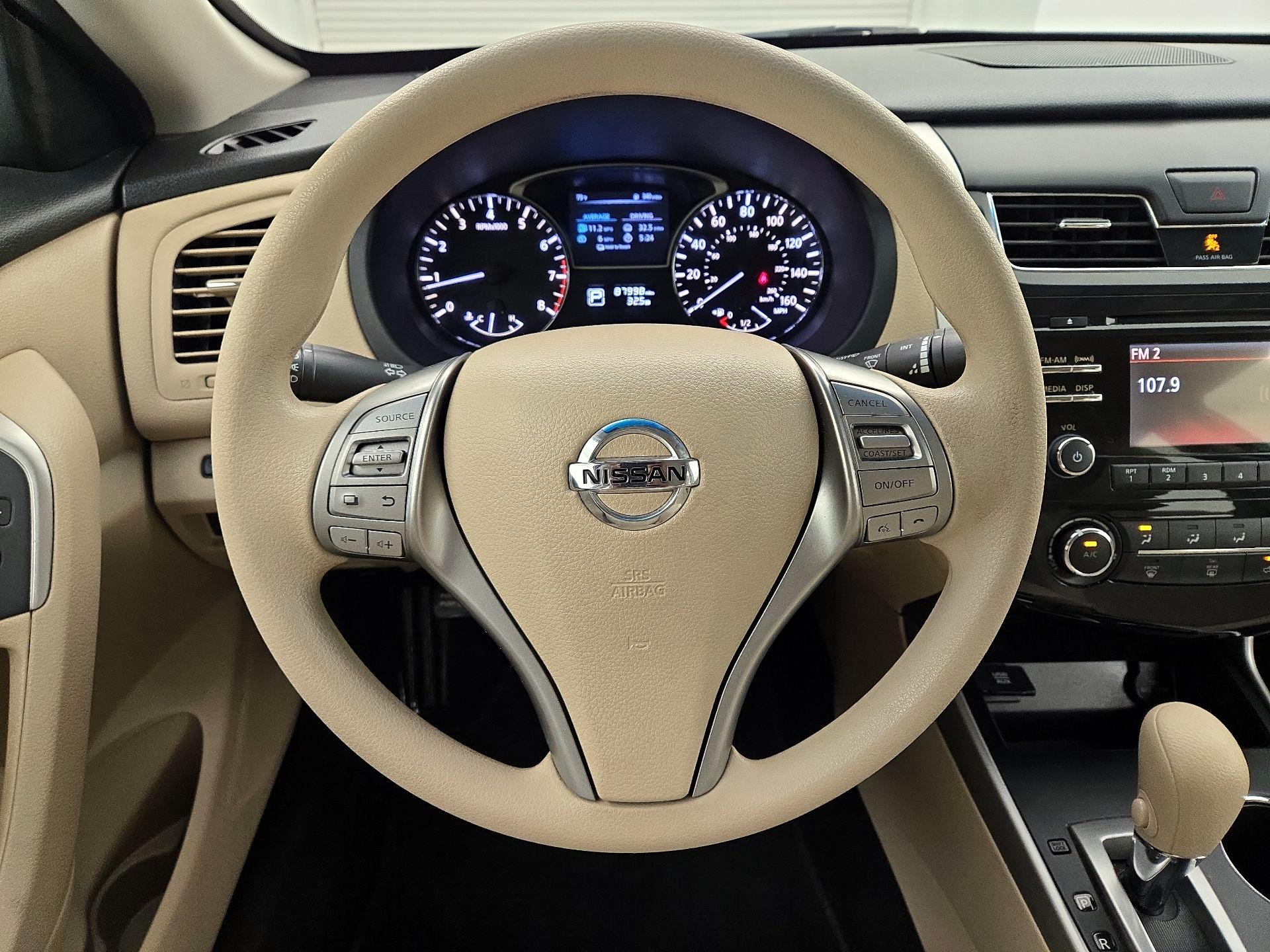 Thumbnail: 2015 Nissan Altima - 10