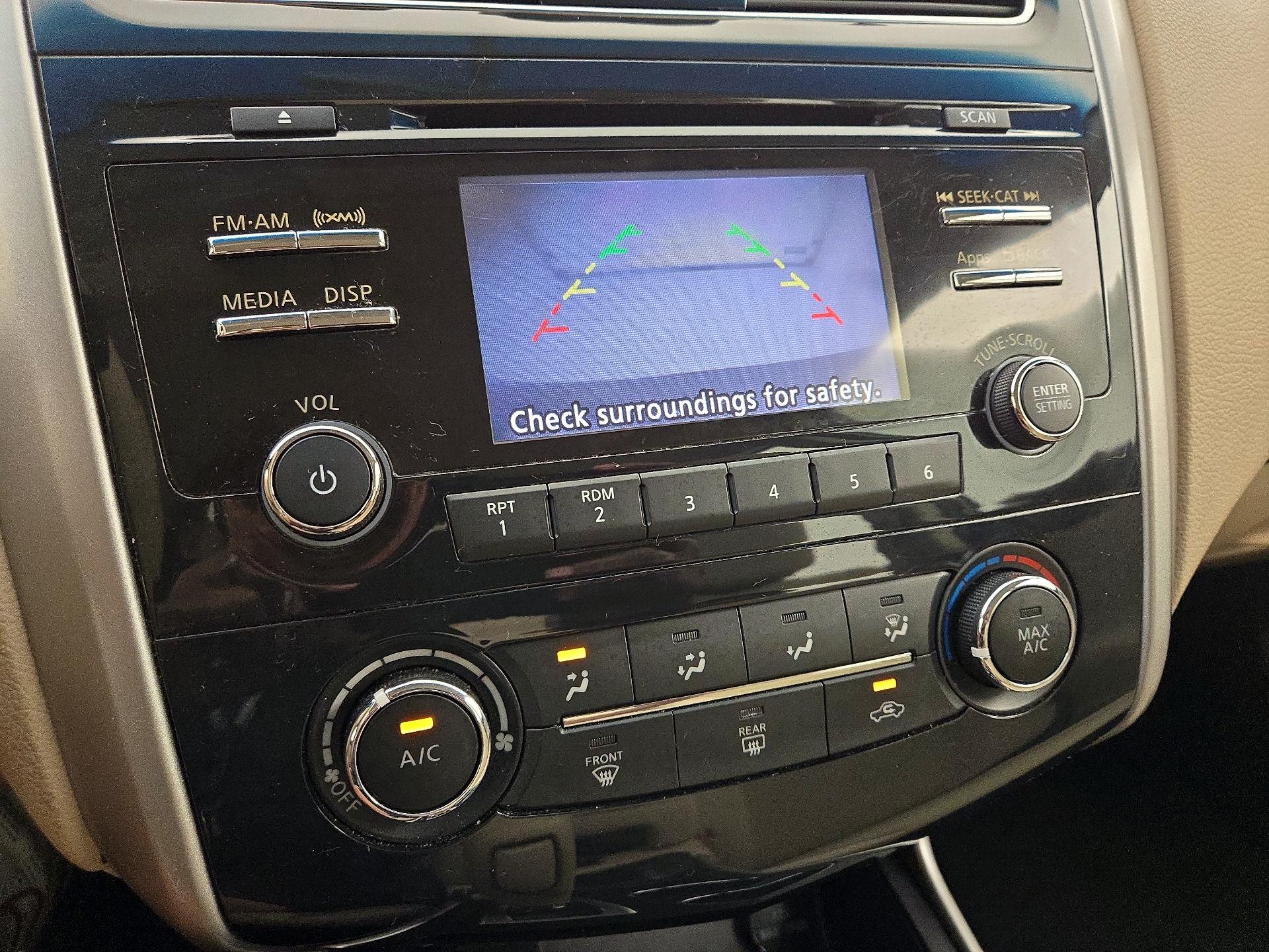 Thumbnail: 2015 Nissan Altima - 14