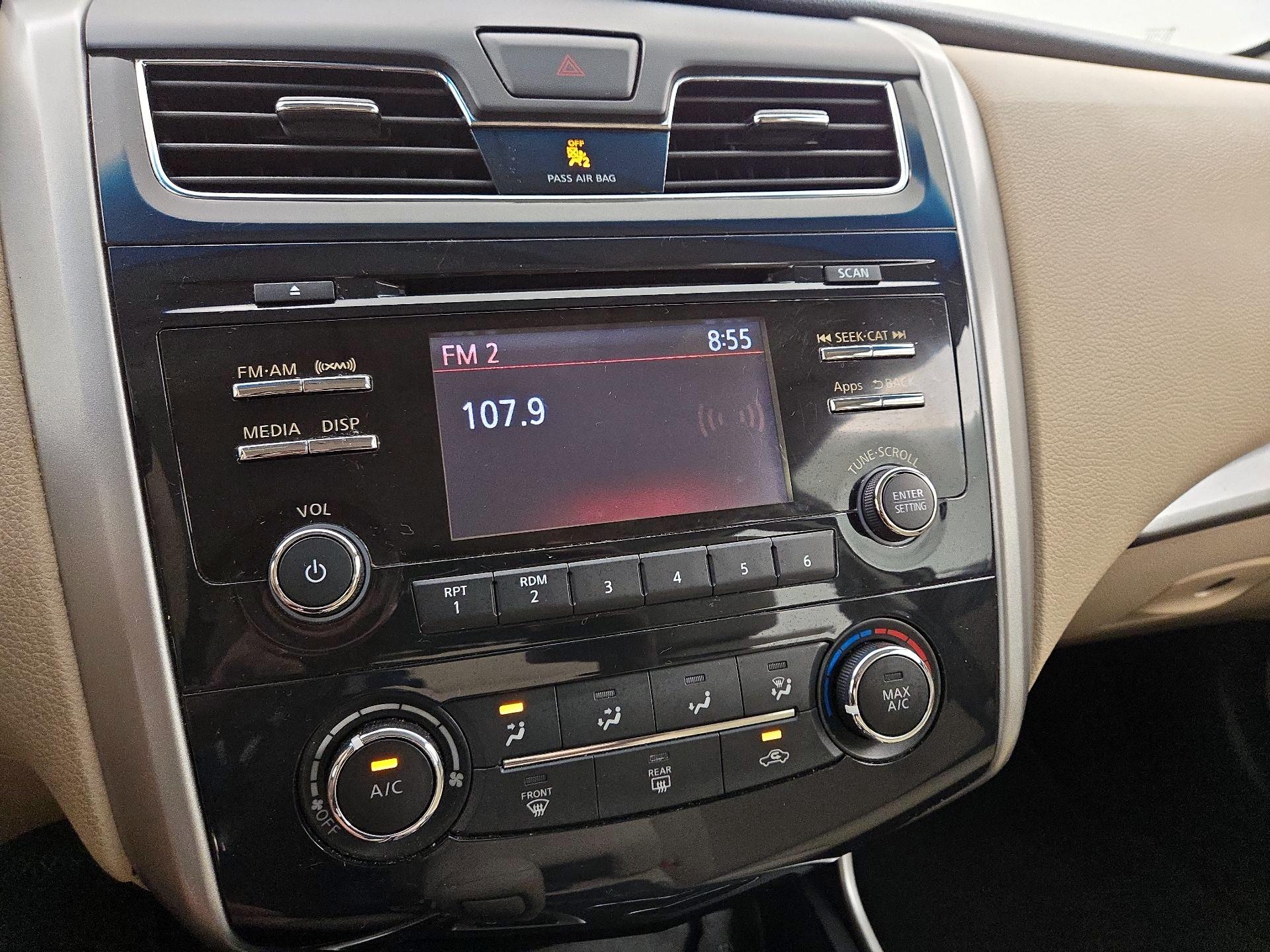 Thumbnail: 2015 Nissan Altima - 15