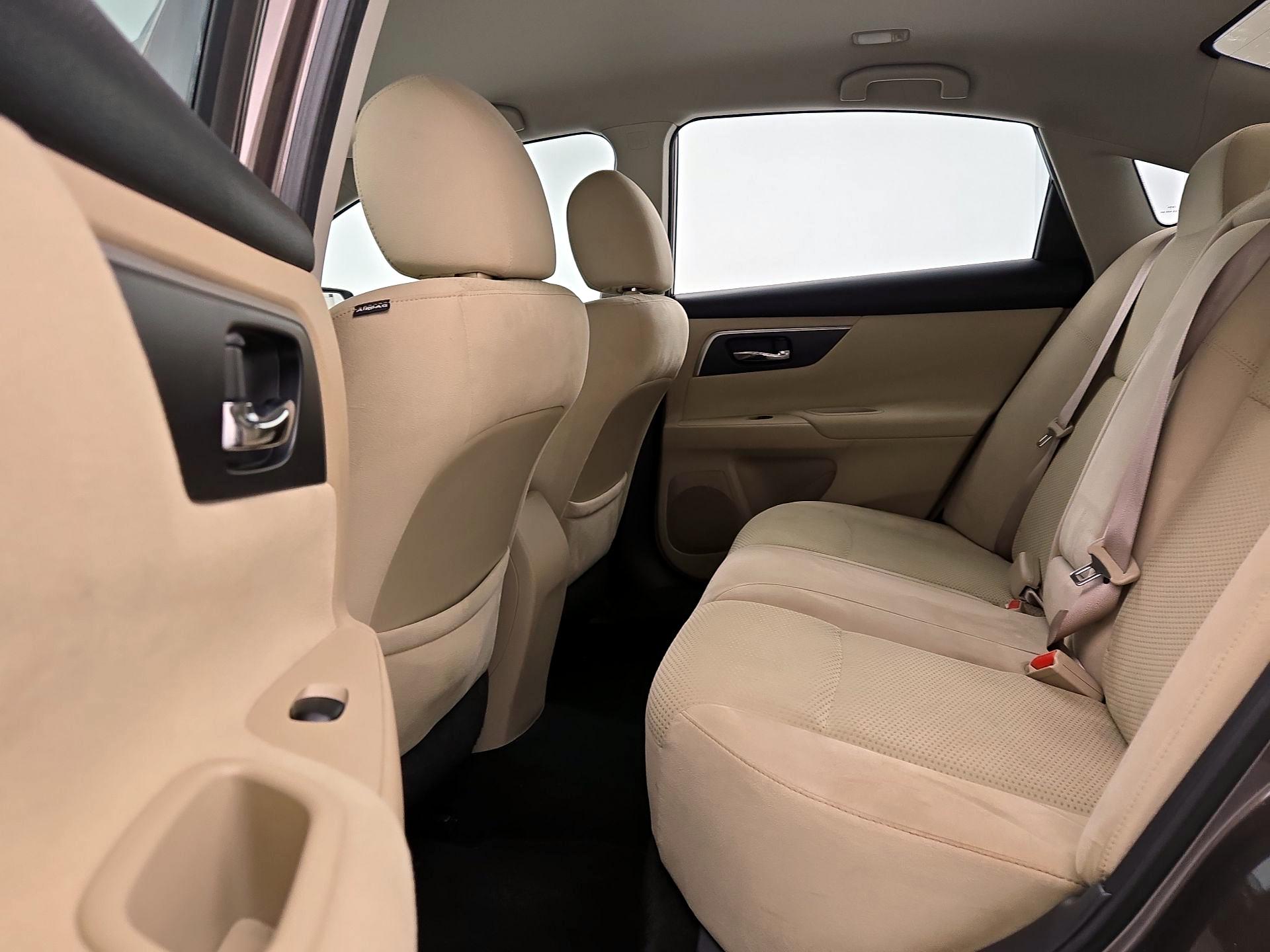 Thumbnail: 2015 Nissan Altima - 19