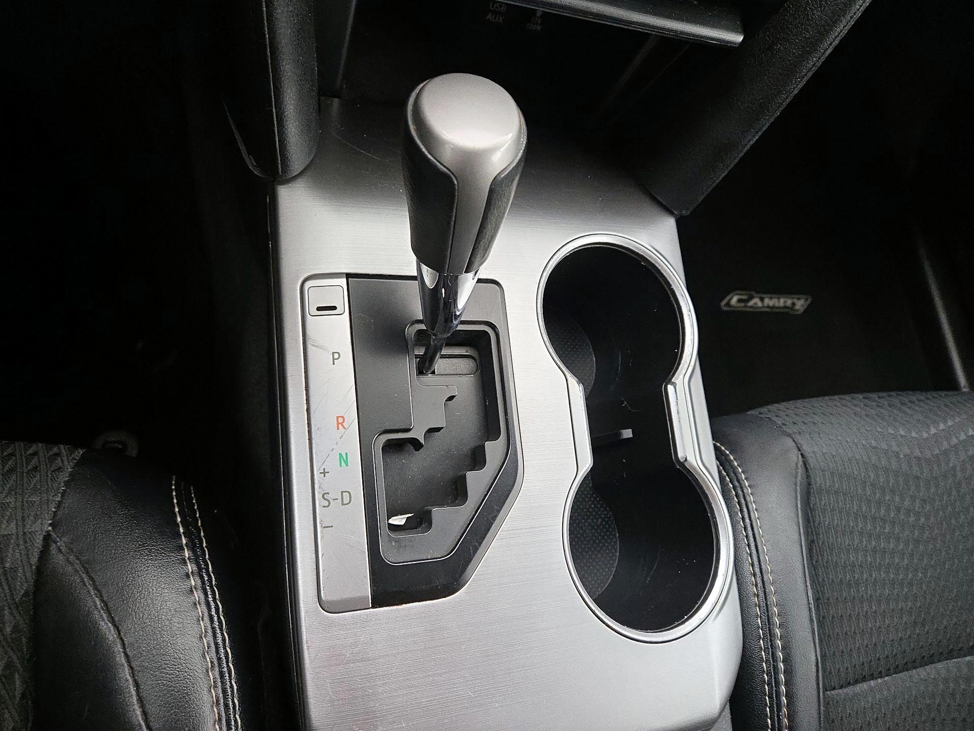 Thumbnail: 2013 Toyota Camry - 16