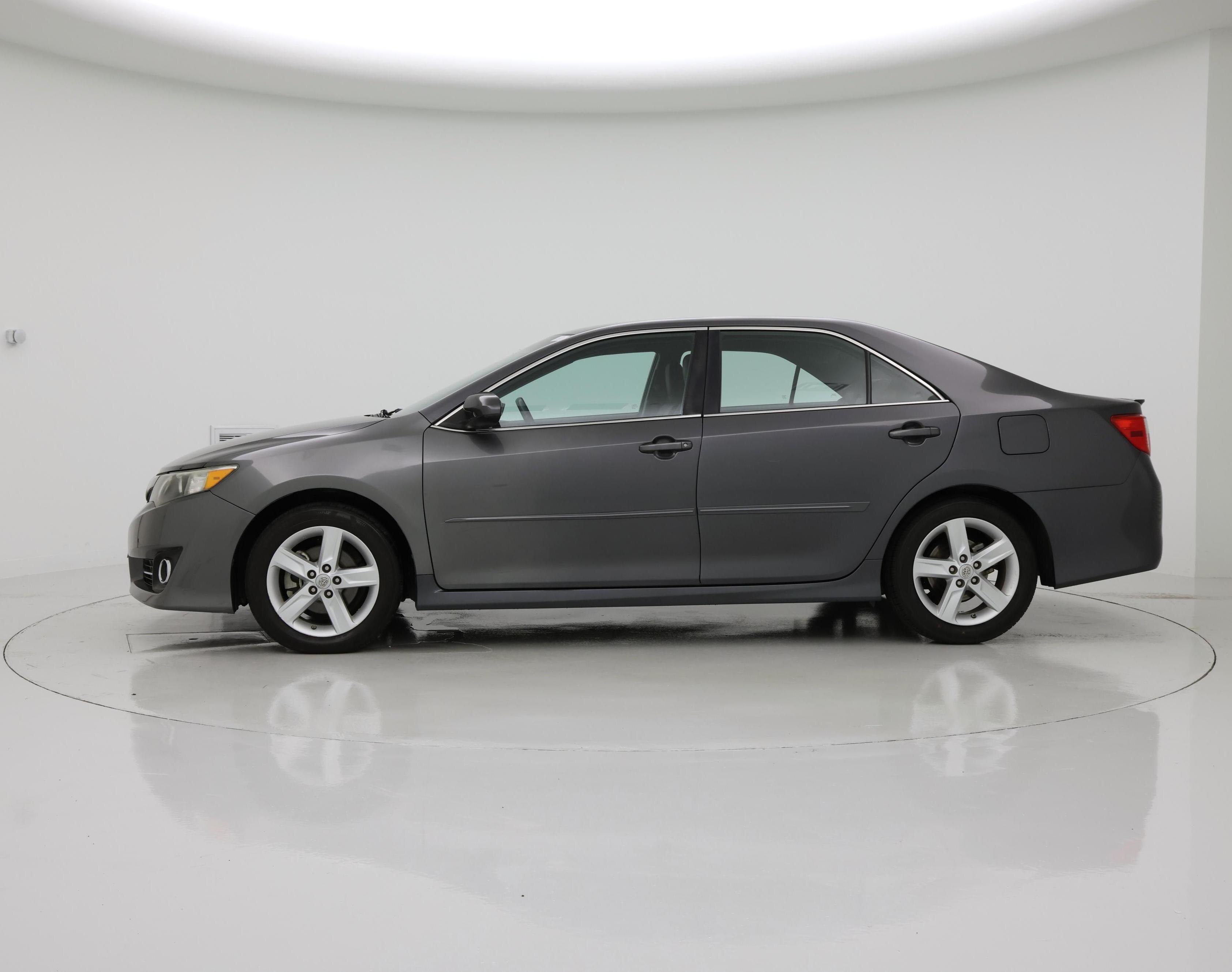 Thumbnail: 2013 Toyota Camry - 3