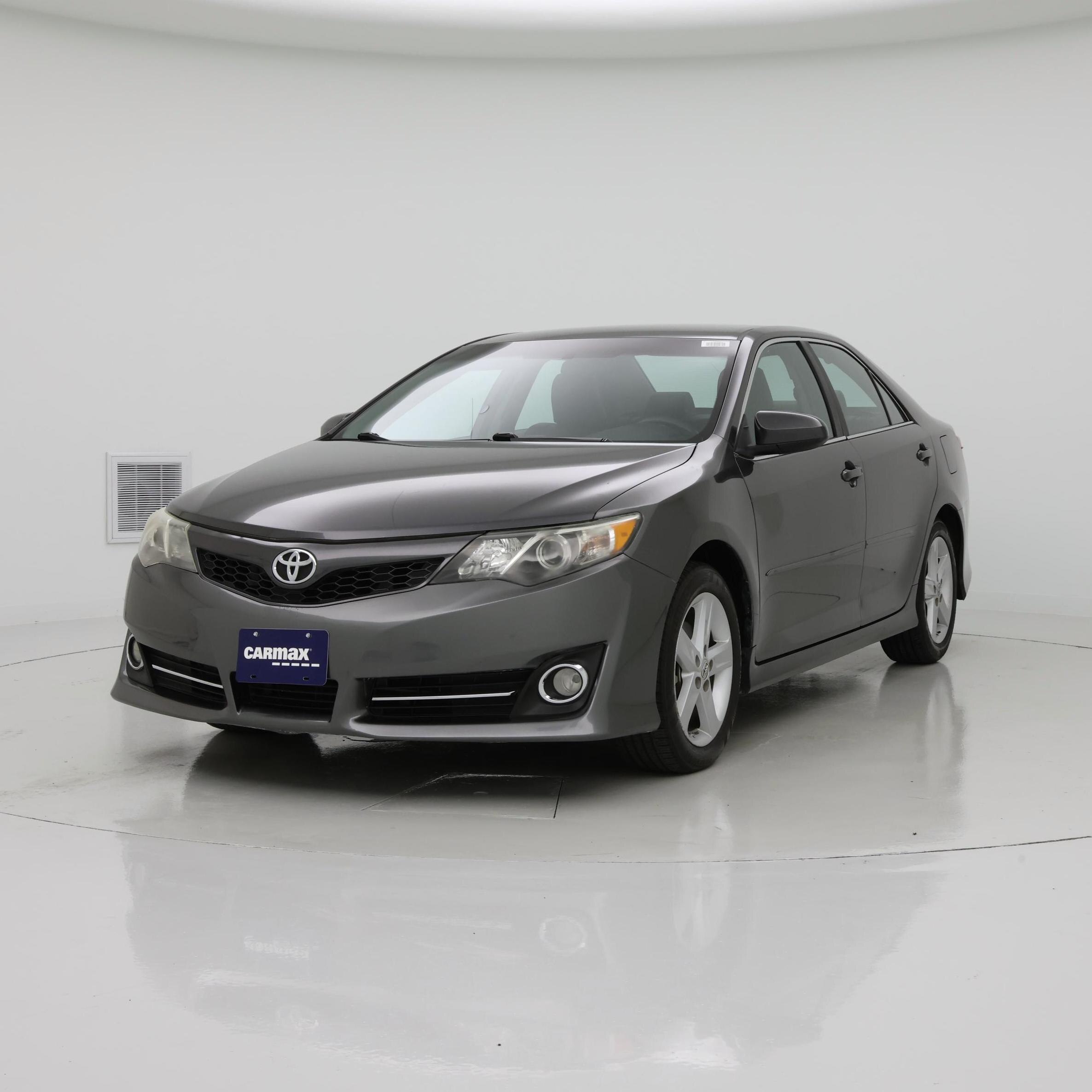 Thumbnail: 2013 Toyota Camry - 4