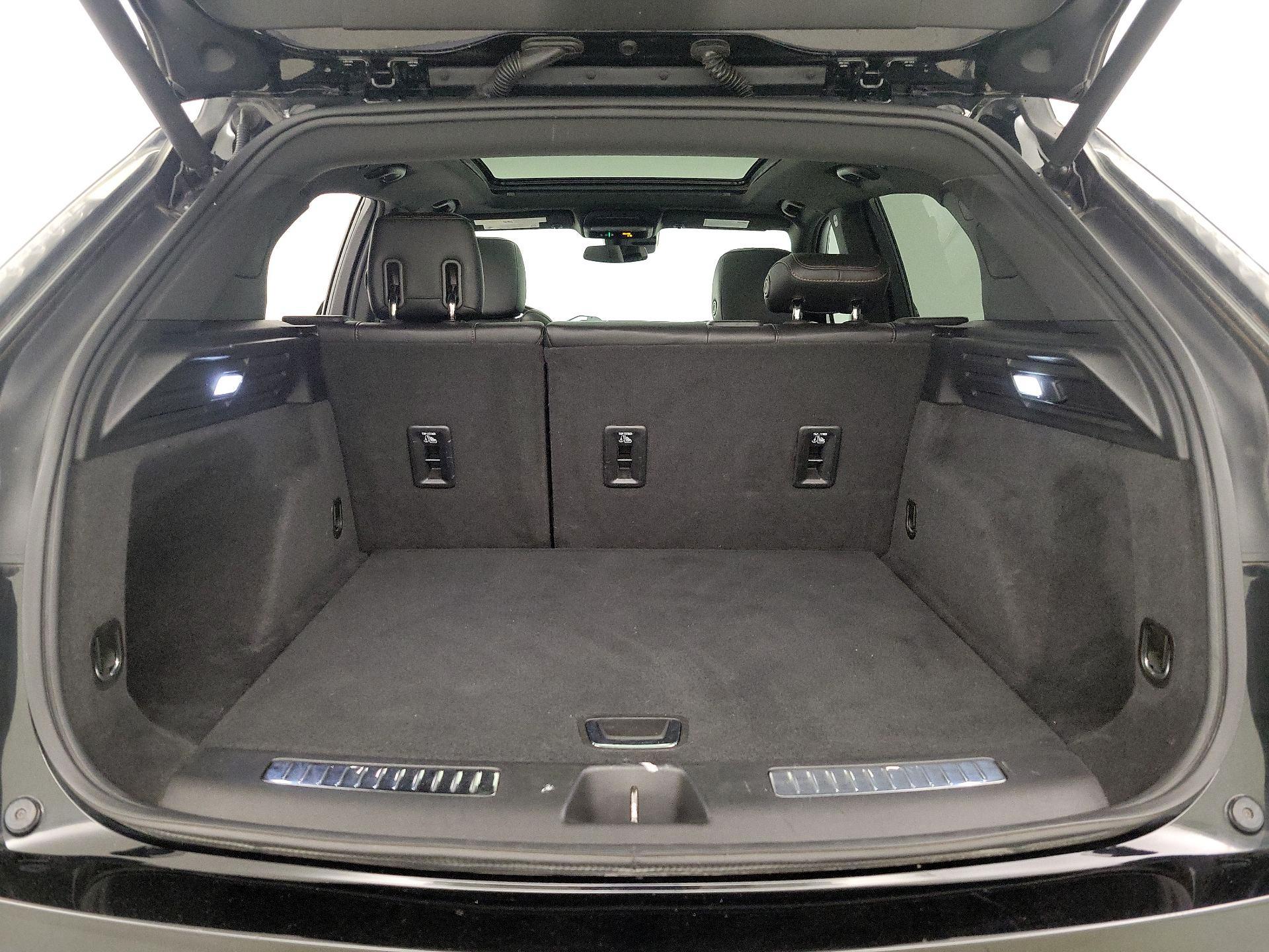 Thumbnail: 2021 Cadillac XT4 - 20