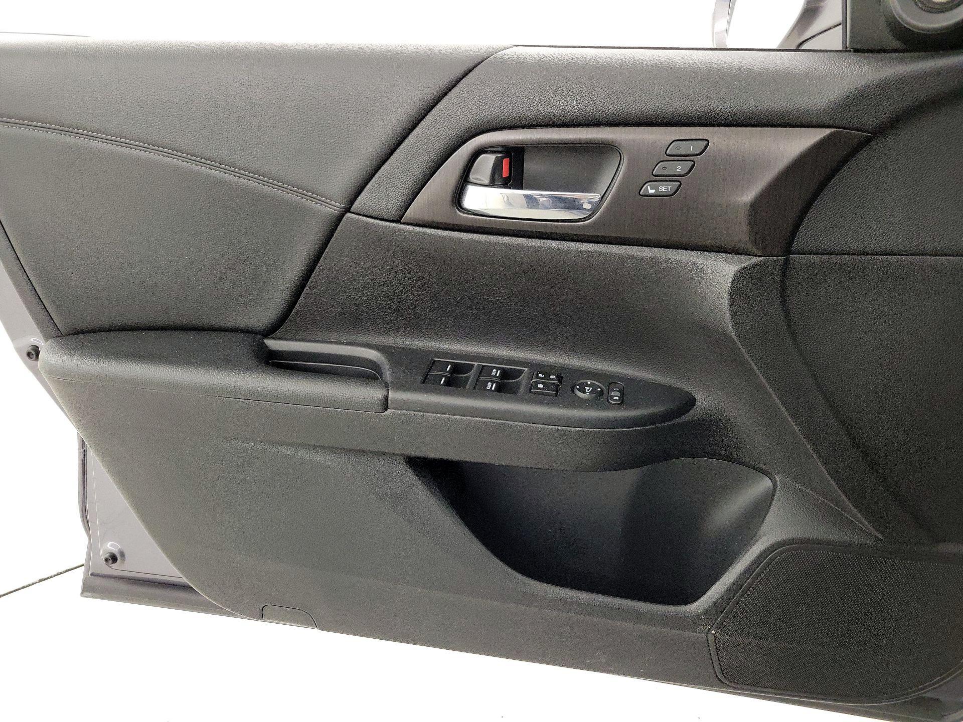 Thumbnail: 2015 Honda Accord - 12
