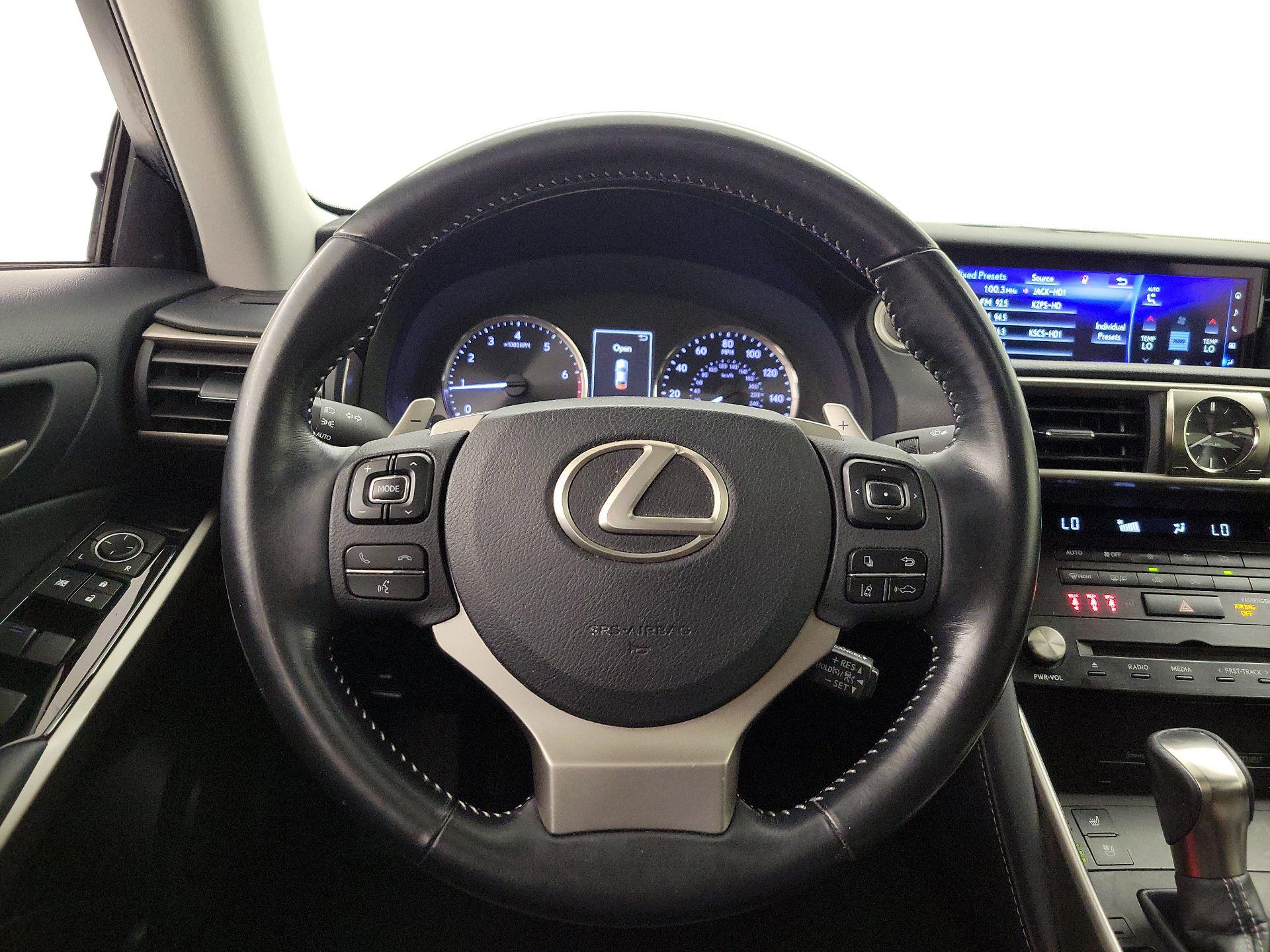 Thumbnail: 2017 Lexus IS - 10
