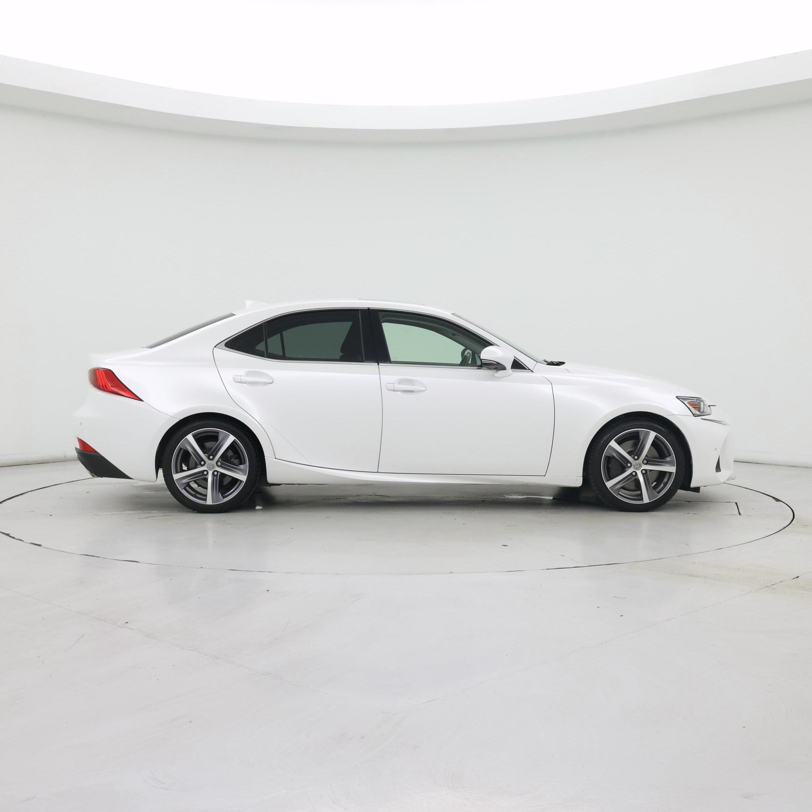 Thumbnail: 2017 Lexus IS - 7