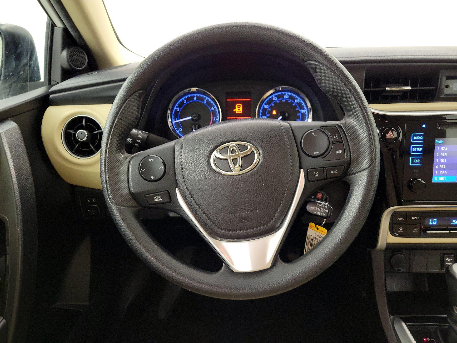 Thumbnail: 2017 Toyota Corolla - 10