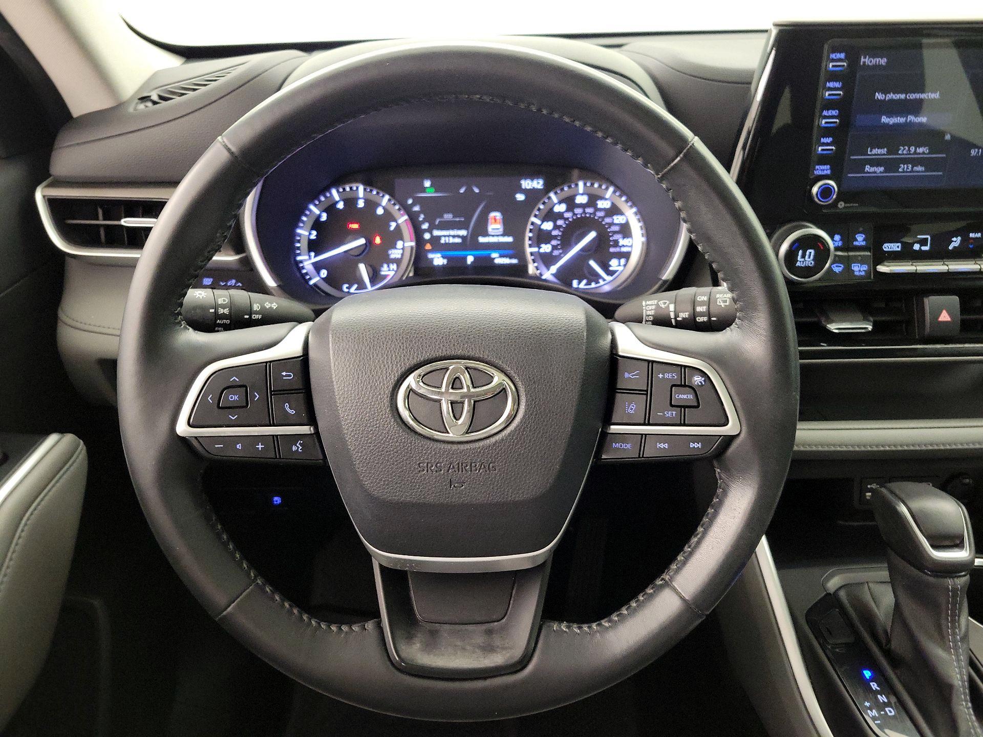 Thumbnail: 2022 Toyota Highlander - 10