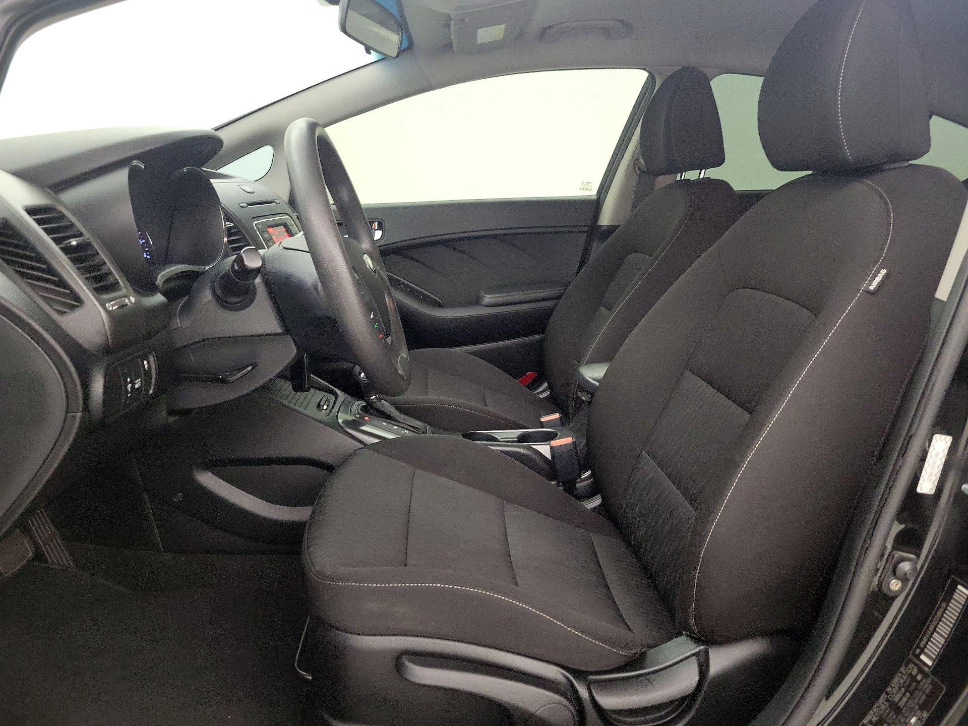 Thumbnail: 2016 Kia Forte - 11