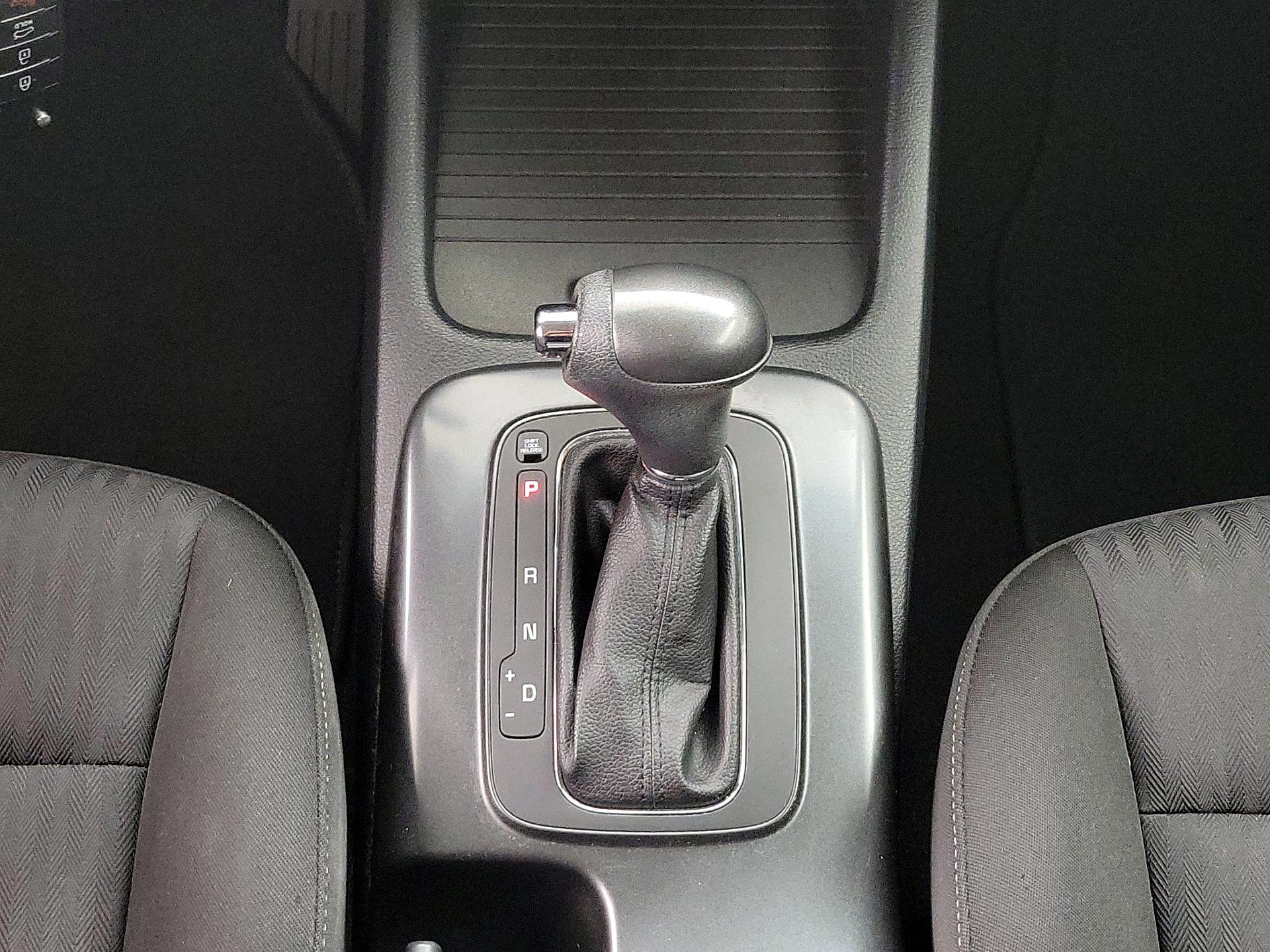 Thumbnail: 2016 Kia Forte - 16
