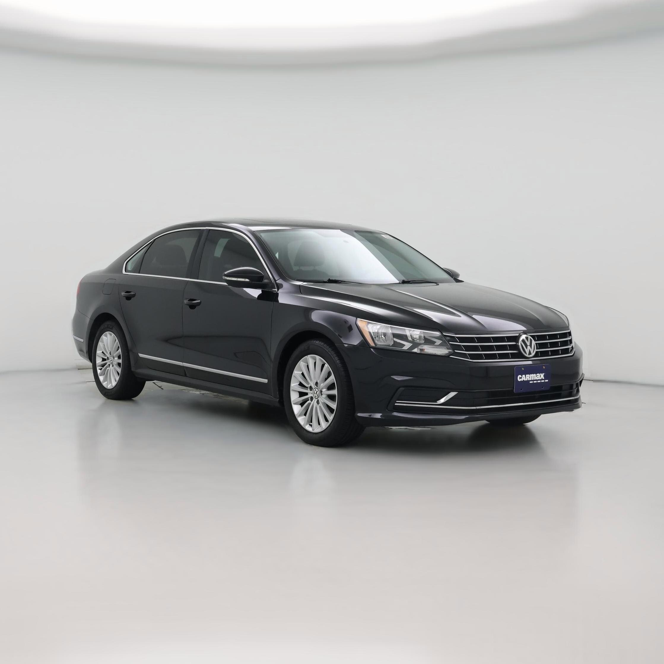 Thumbnail: 2017 Volkswagen Passat - 1