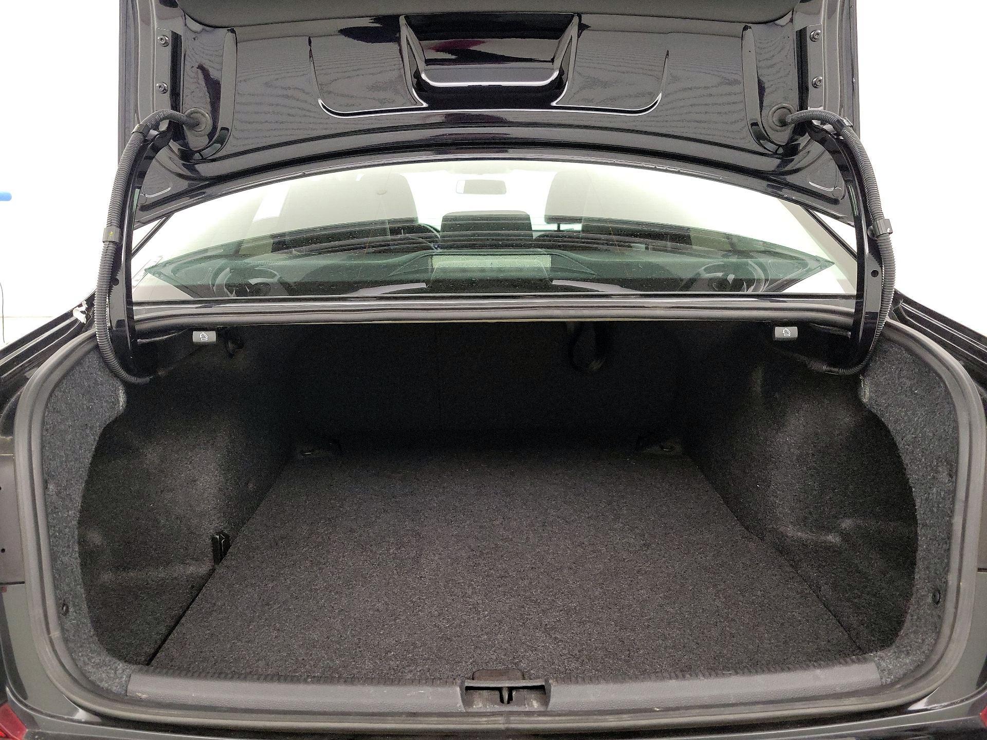 Thumbnail: 2017 Volkswagen Passat - 20