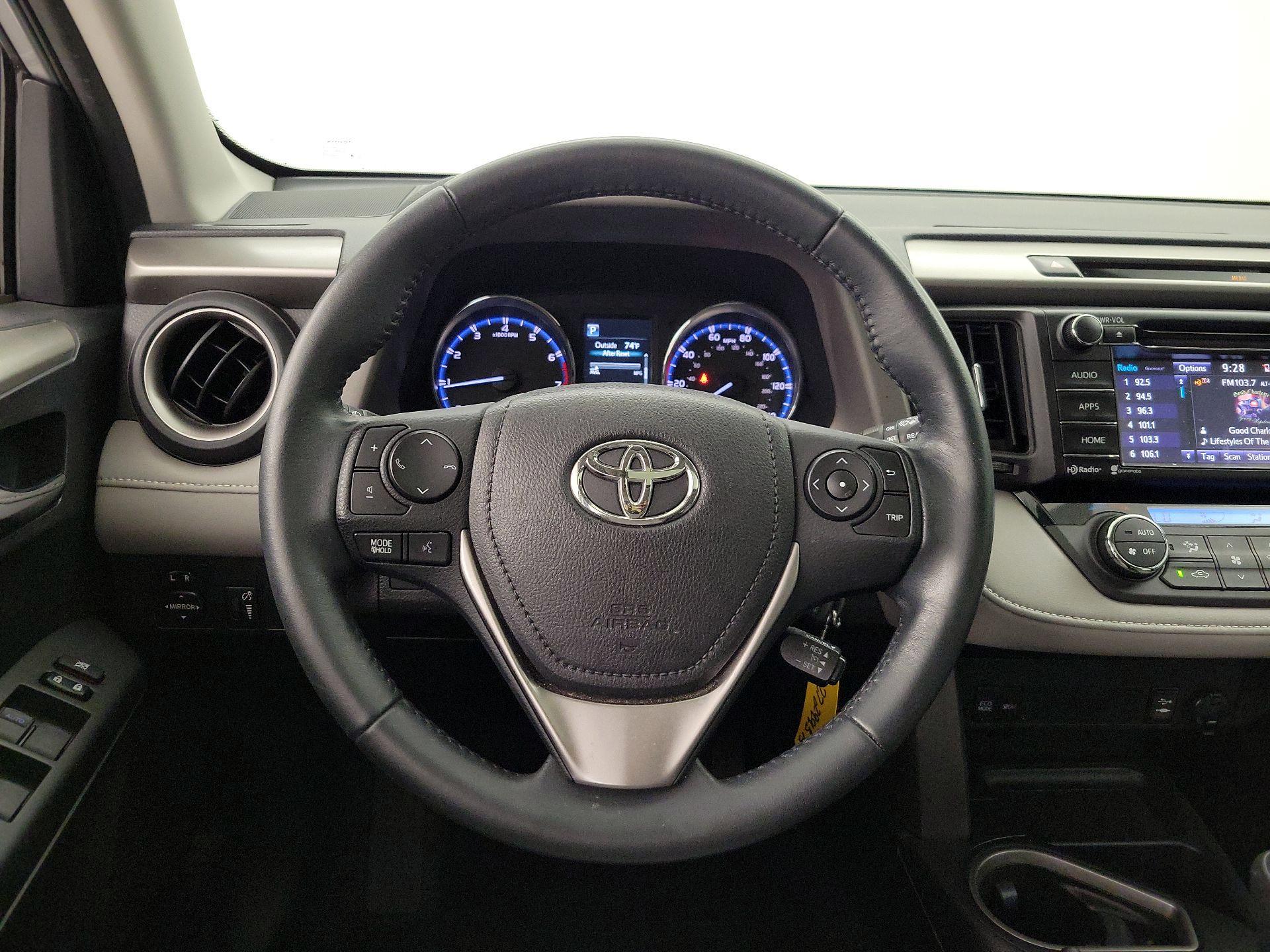 Thumbnail: 2016 Toyota RAV4 - 10