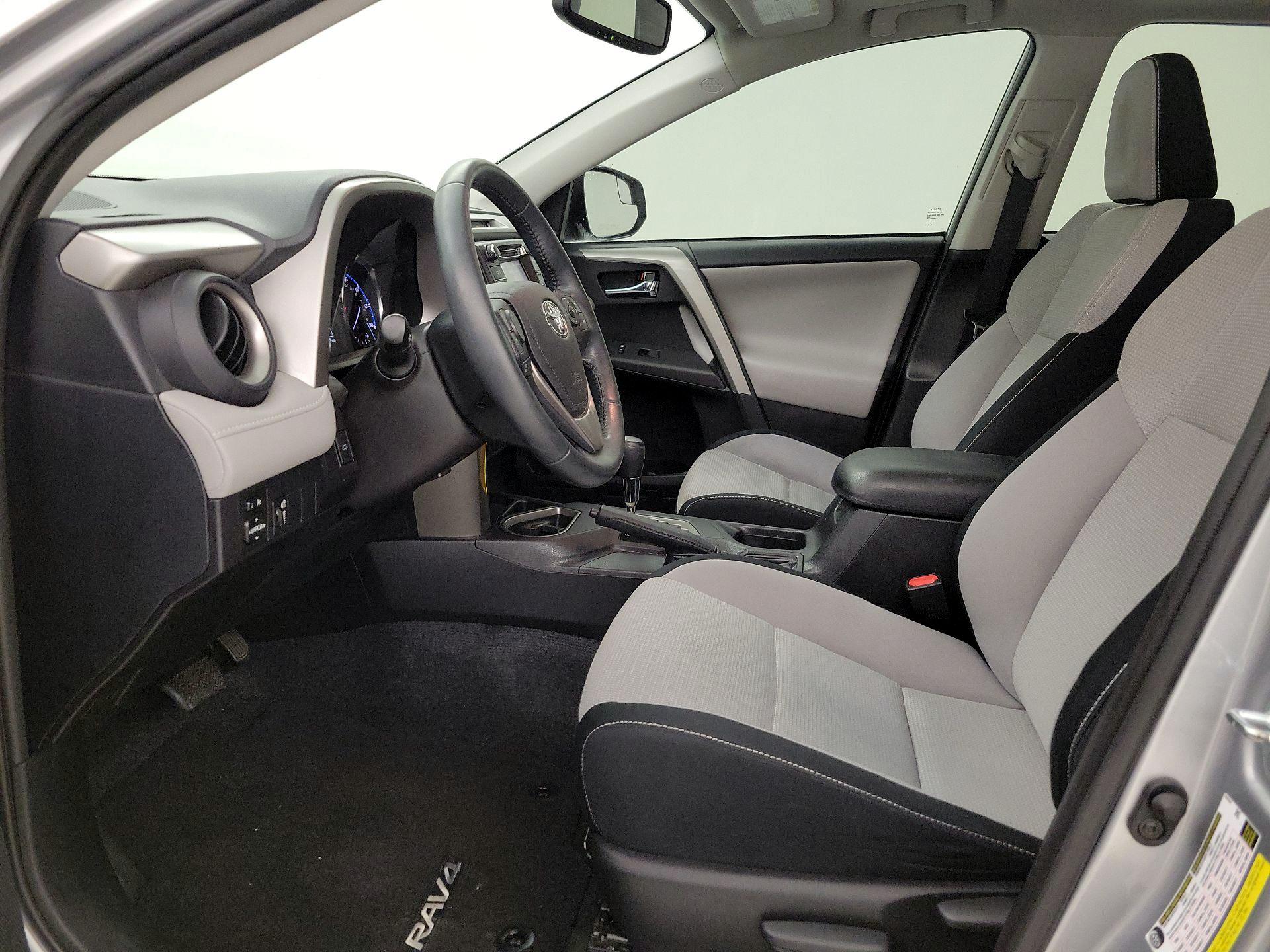 Thumbnail: 2016 Toyota RAV4 - 11
