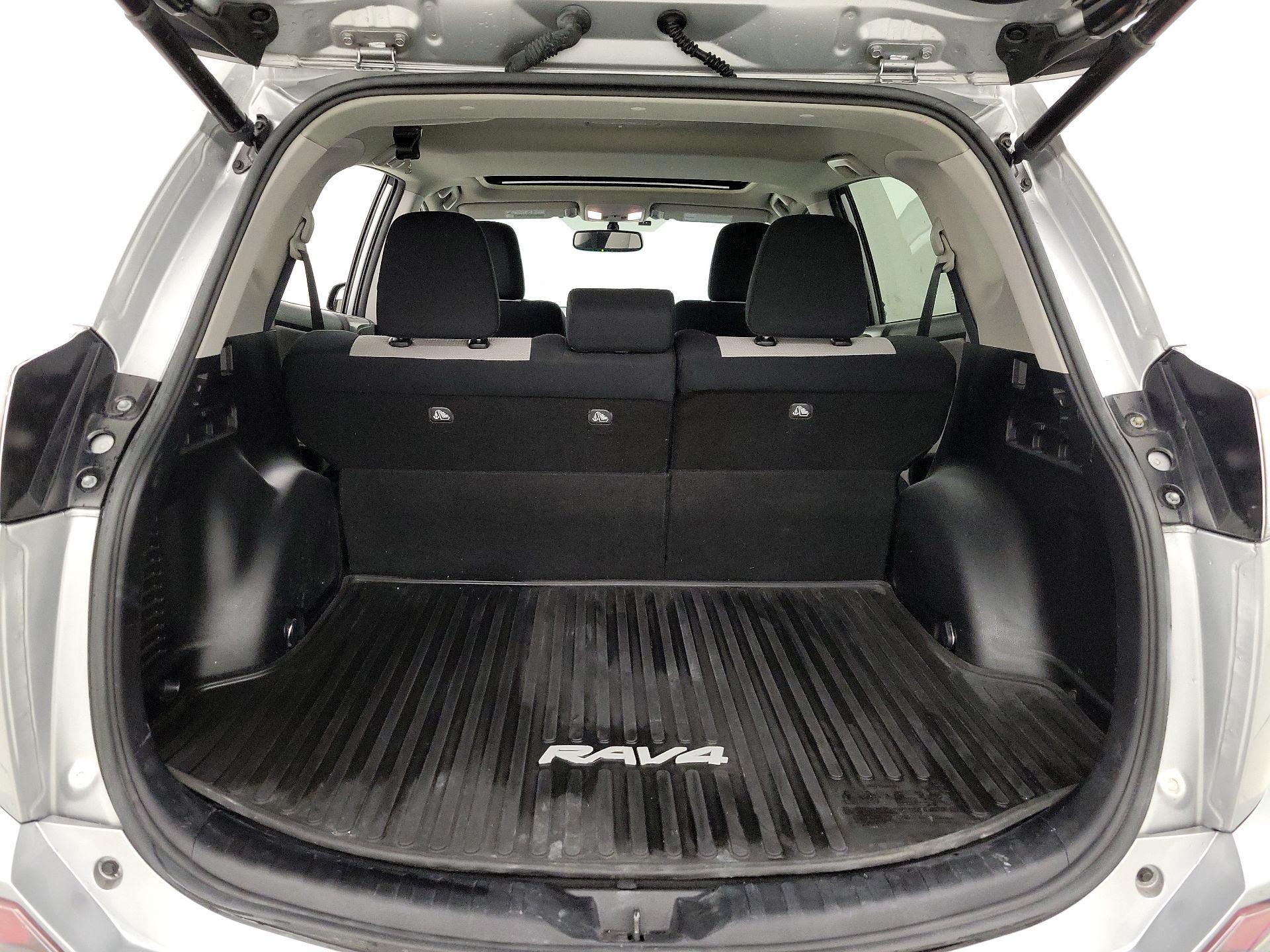 Thumbnail: 2016 Toyota RAV4 - 20