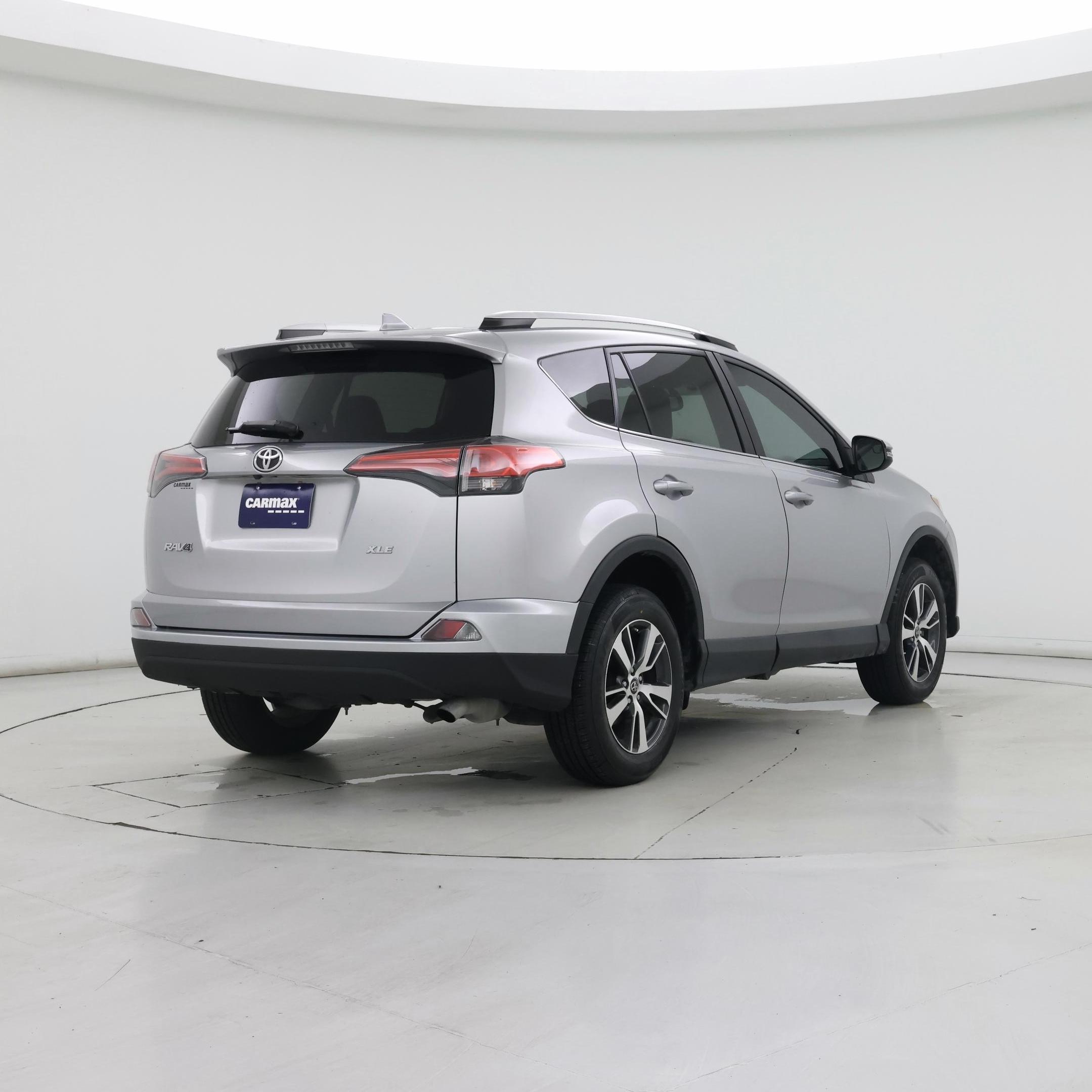 Thumbnail: 2016 Toyota RAV4 - 8