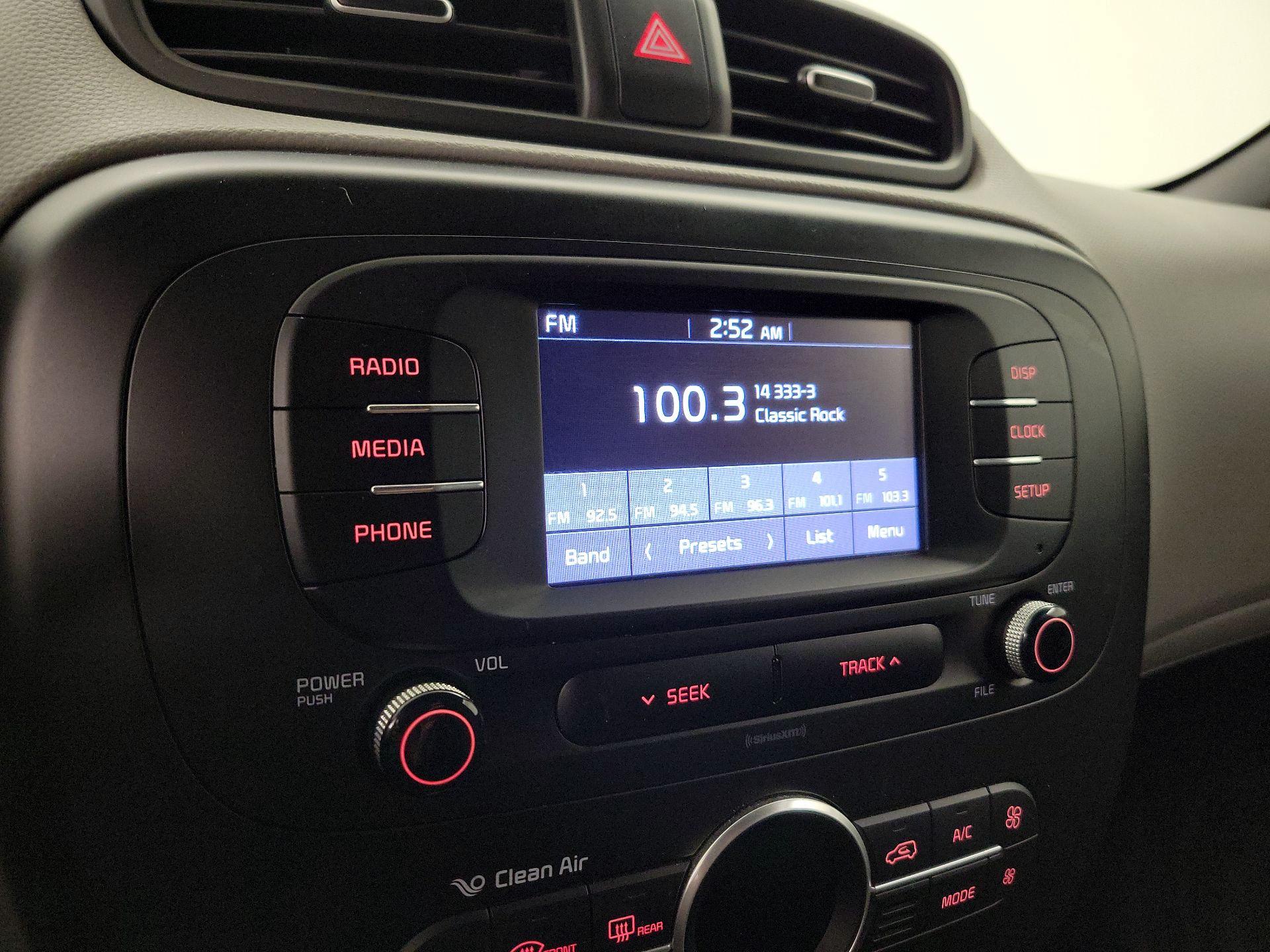 Thumbnail: 2017 Kia Soul - 15