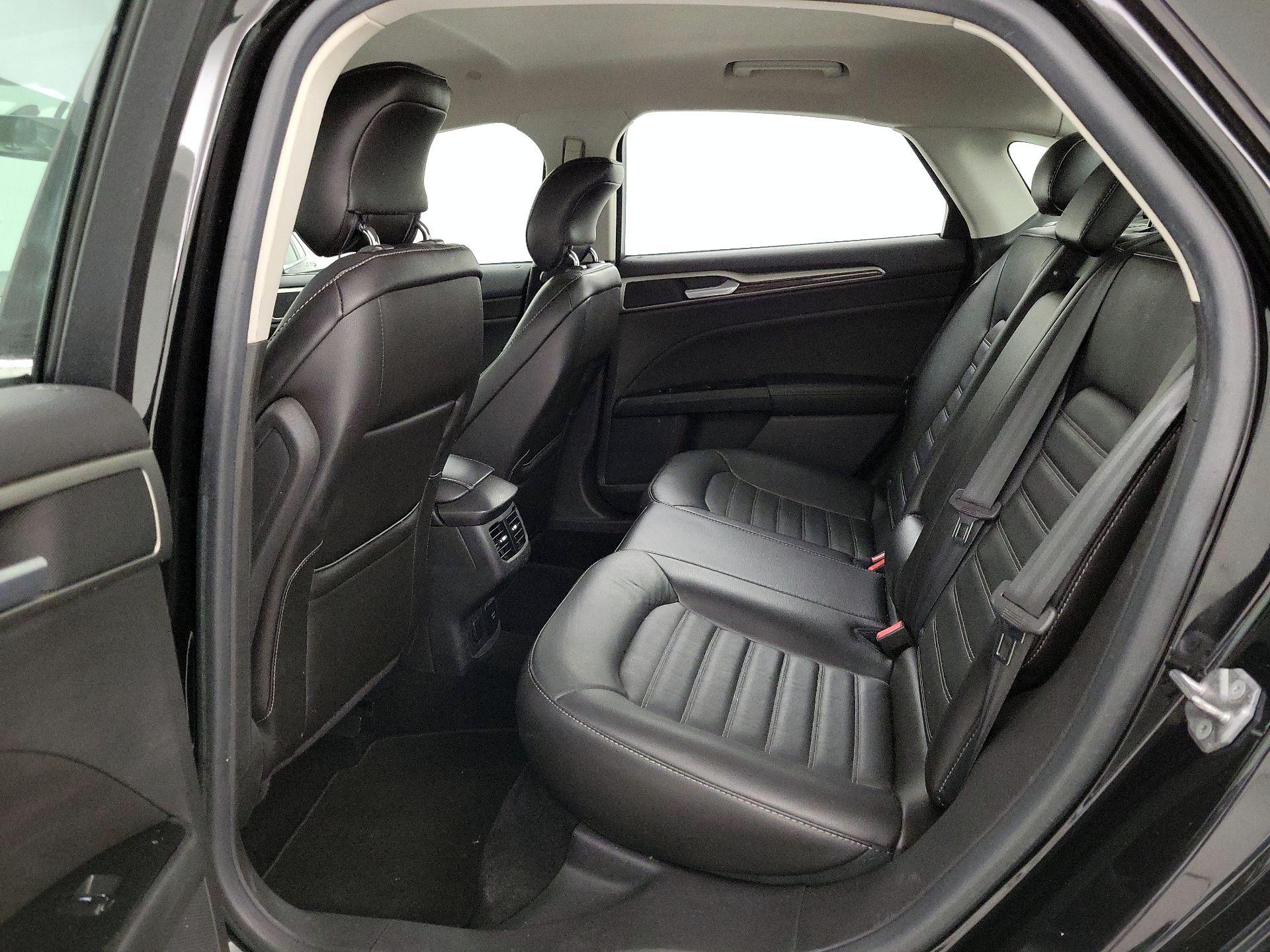 Thumbnail: 2014 Ford Fusion - 17