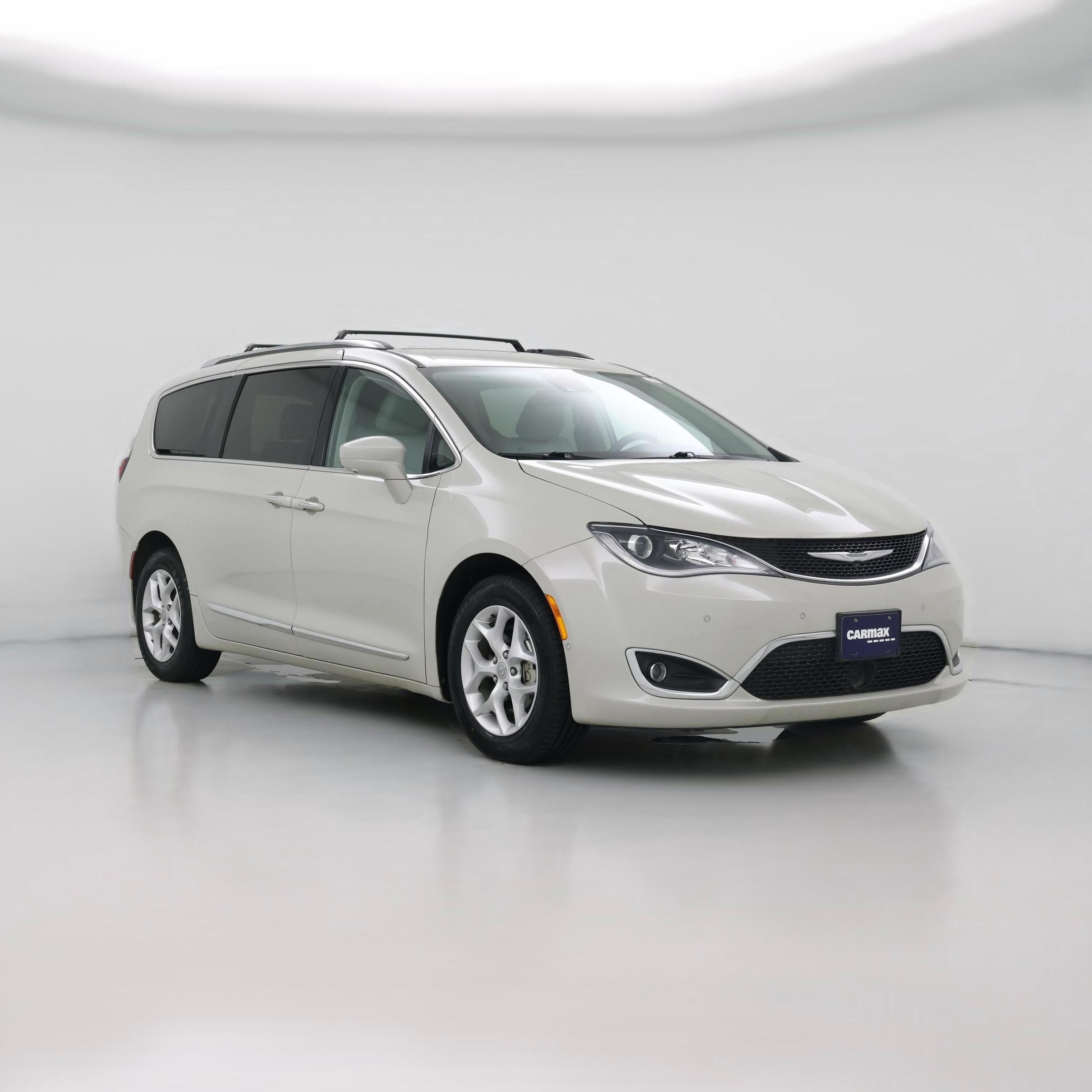 Thumbnail: 2017 Chrysler Pacifica - 1
