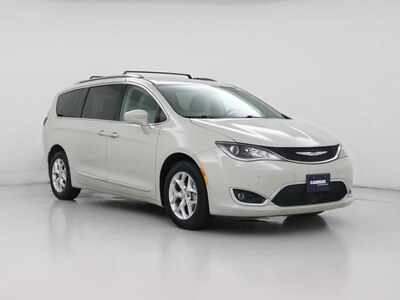 White 2017 Chrysler Pacifica Touring L-Plus