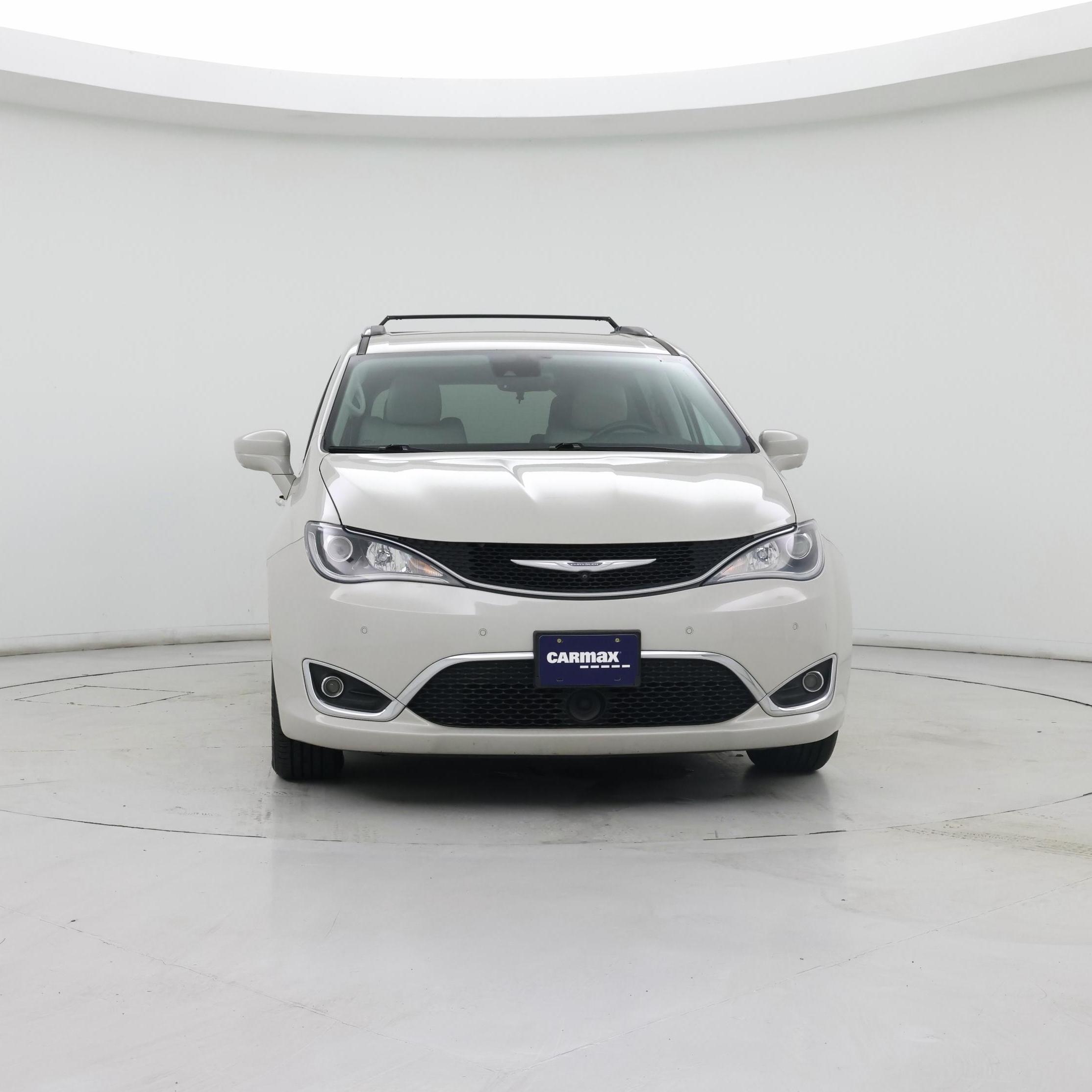 Thumbnail: 2017 Chrysler Pacifica - 5