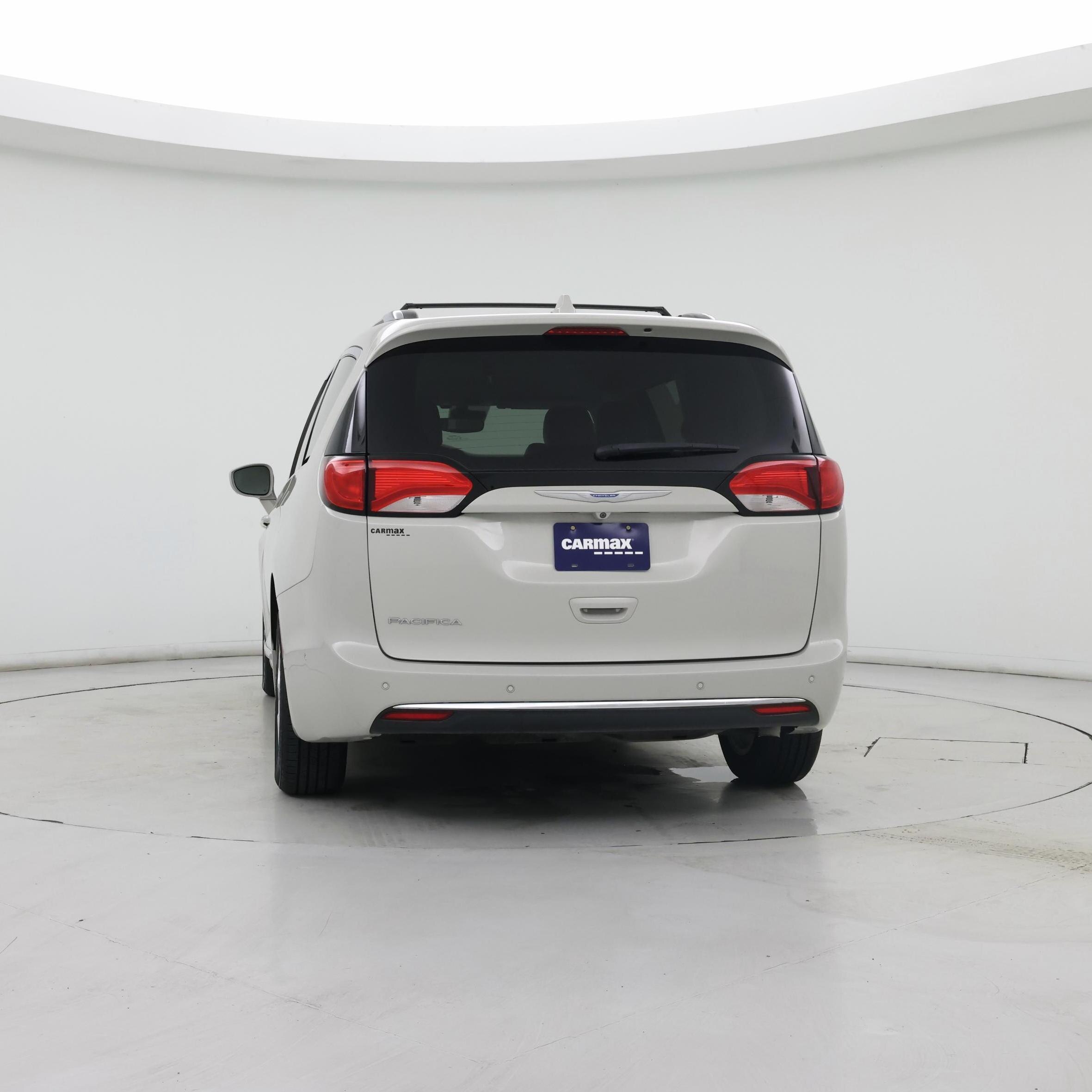 Thumbnail: 2017 Chrysler Pacifica - 6