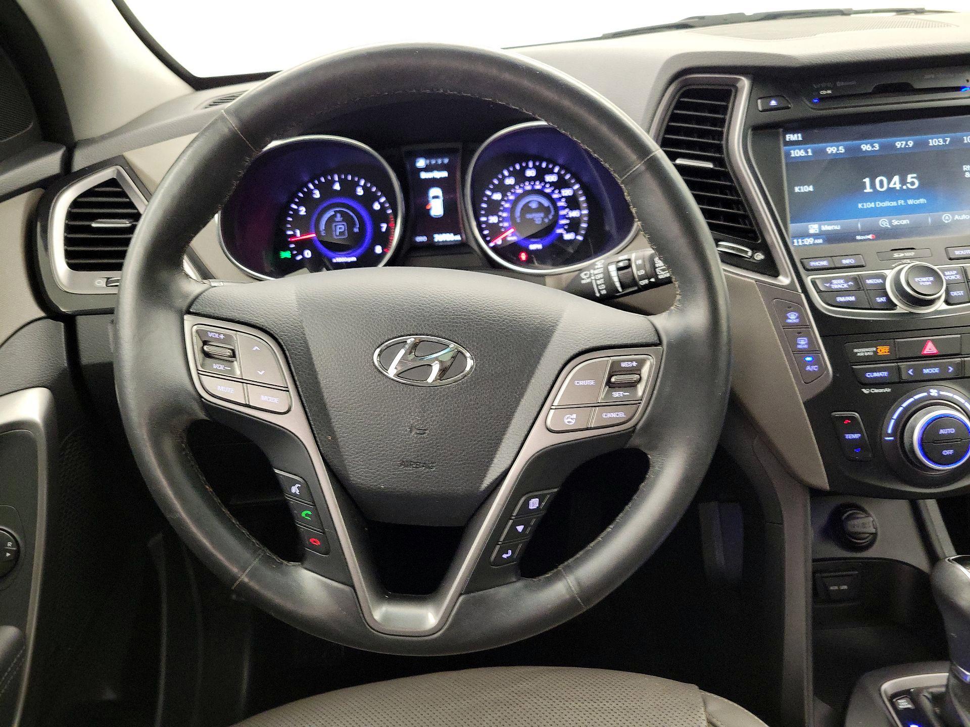 Thumbnail: 2016 Hyundai Santa Fe - 10
