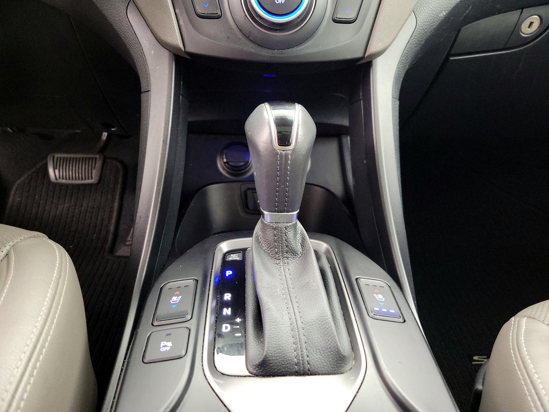 Thumbnail: 2016 Hyundai Santa Fe - 17