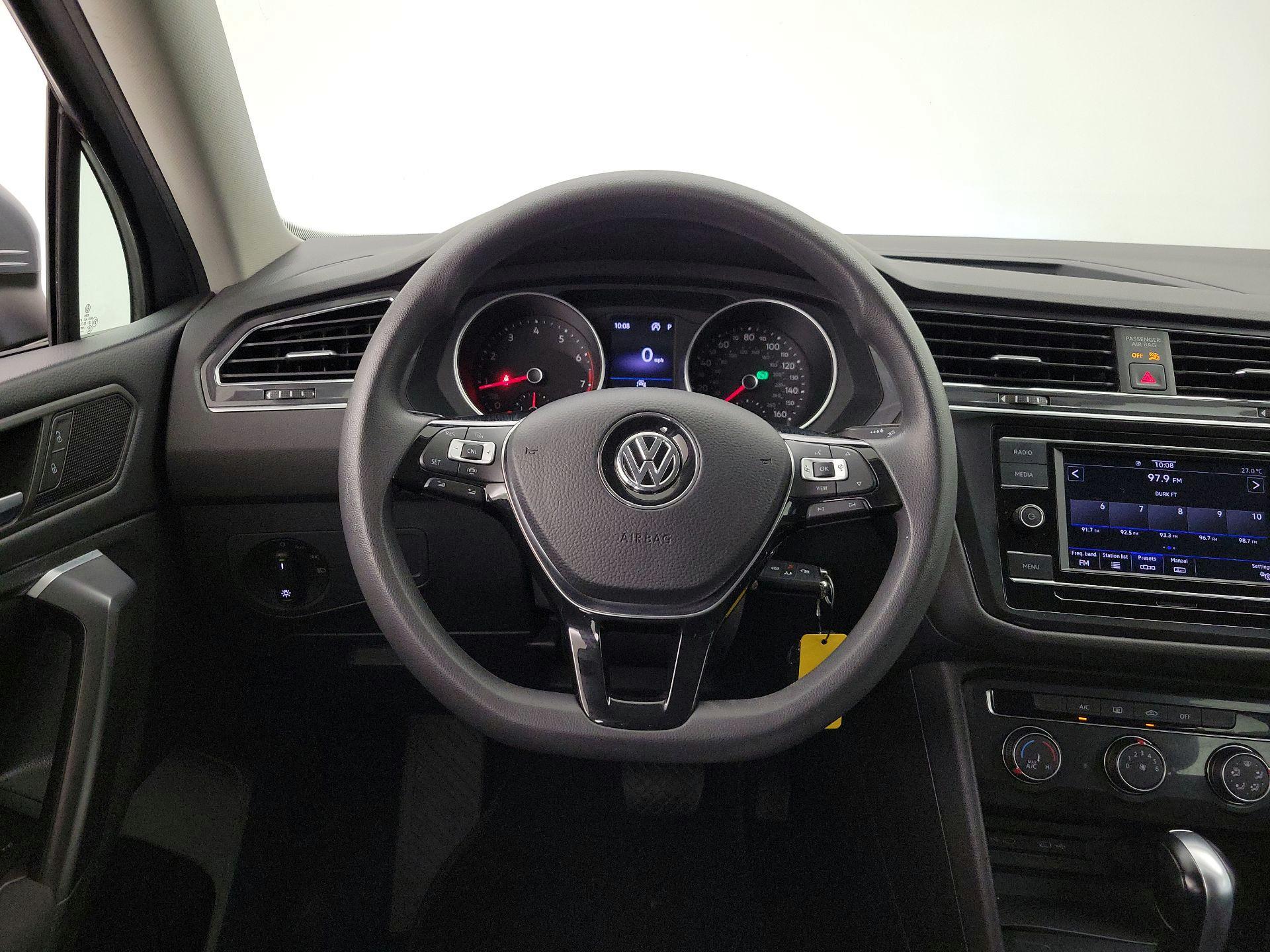 Thumbnail: 2021 Volkswagen Tiguan - 10