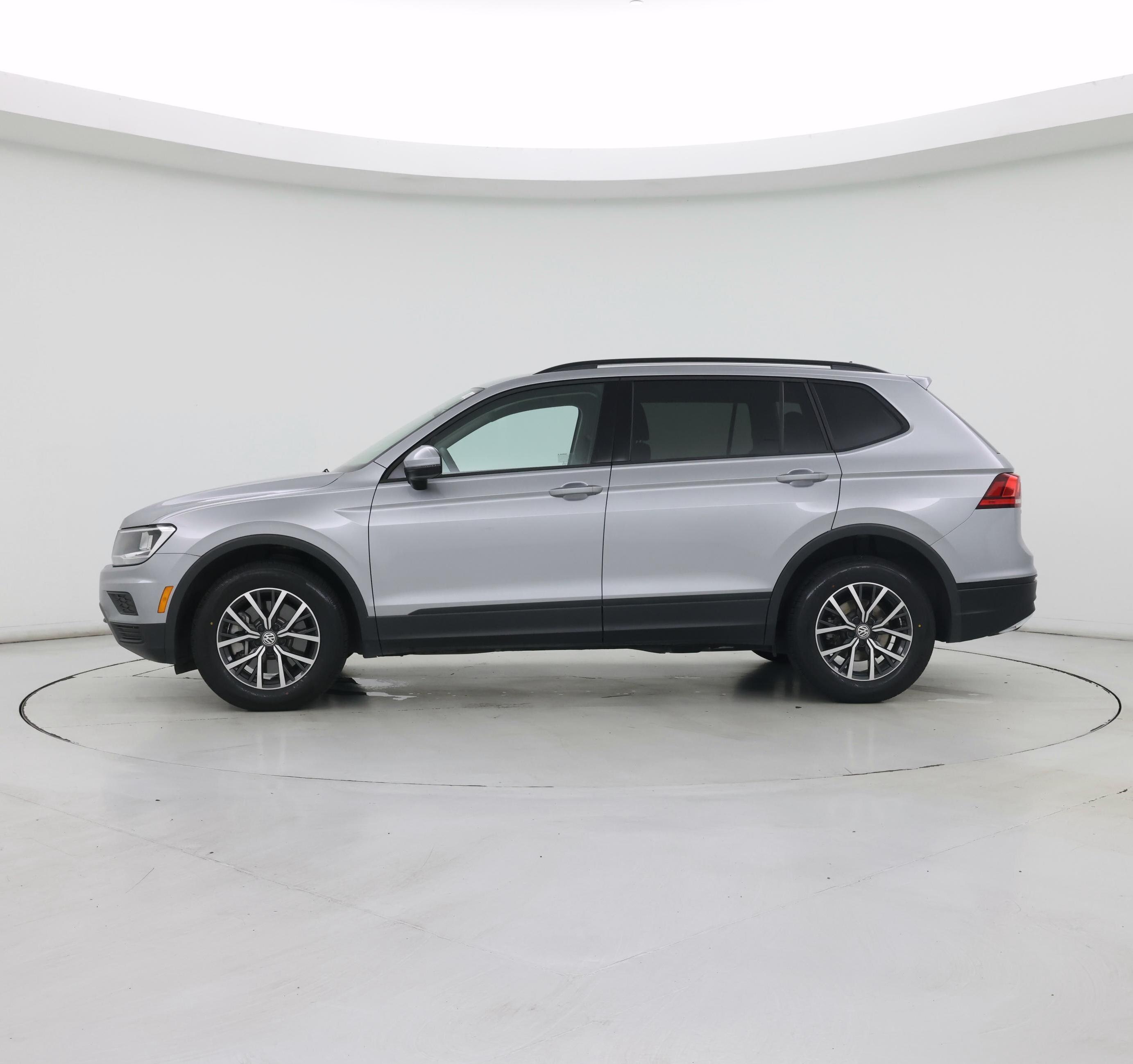 Thumbnail: 2021 Volkswagen Tiguan - 3