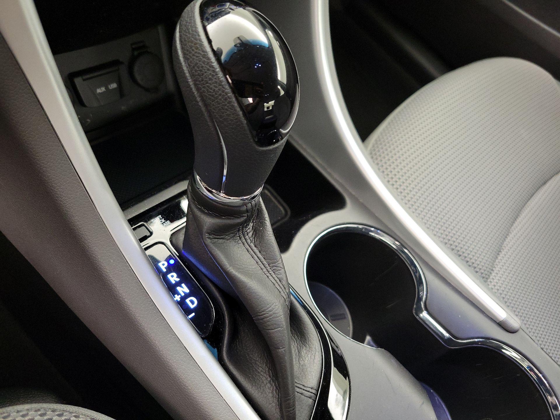 Thumbnail: 2014 Hyundai Sonata - 17