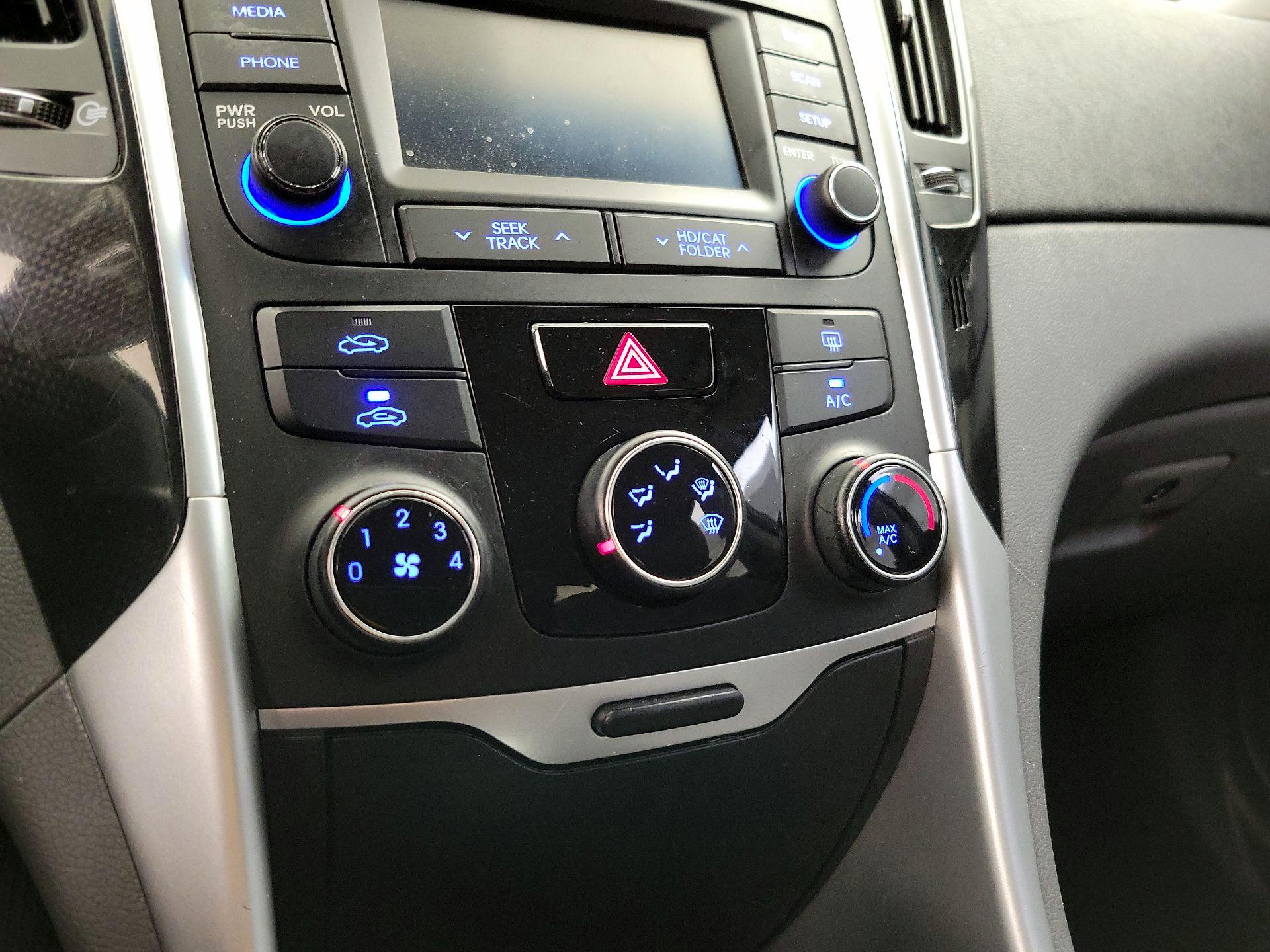 Thumbnail: 2014 Hyundai Sonata - 16