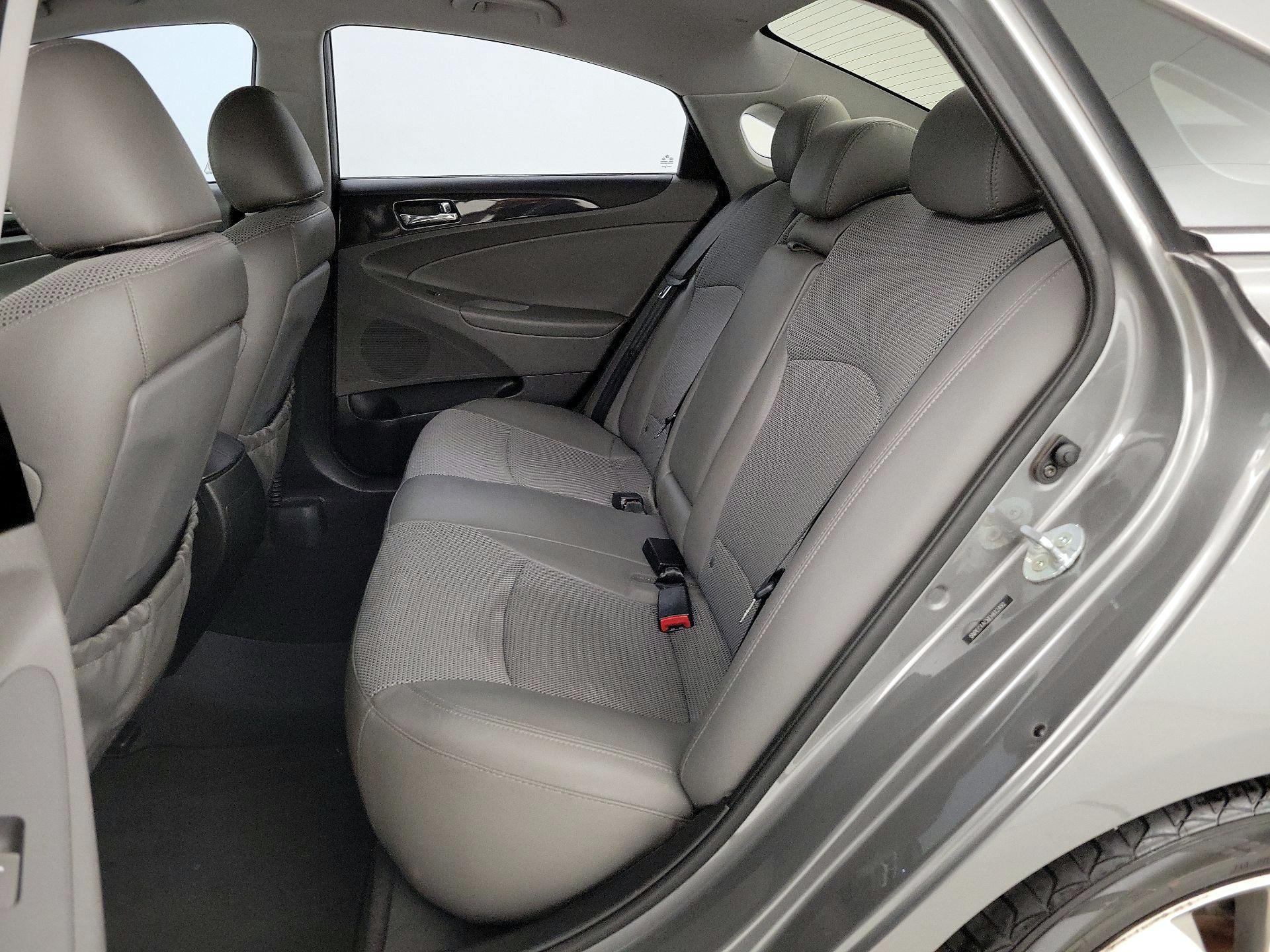 Thumbnail: 2014 Hyundai Sonata - 18