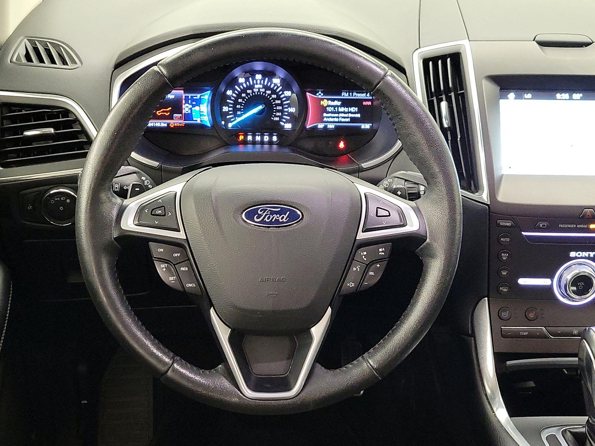 Thumbnail: 2017 Ford Edge - 10