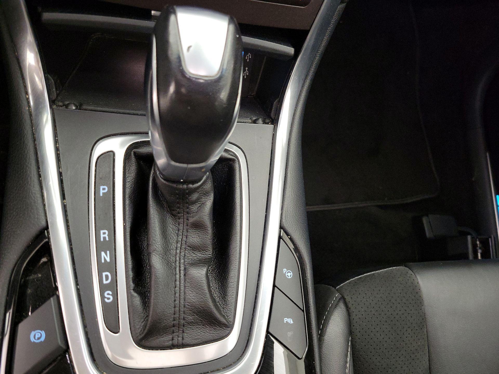 Thumbnail: 2017 Ford Edge - 18